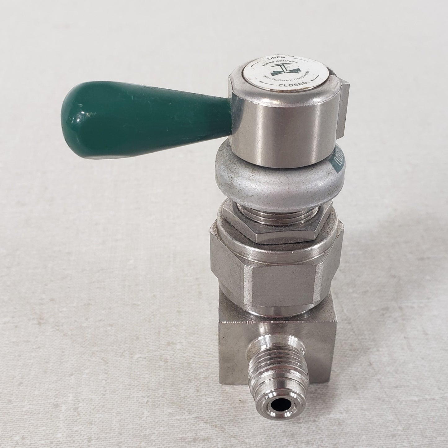 NUPRO SS-DLVCR4 1/4in Male VCR High-Purity Diaphragm Valve Swagelok