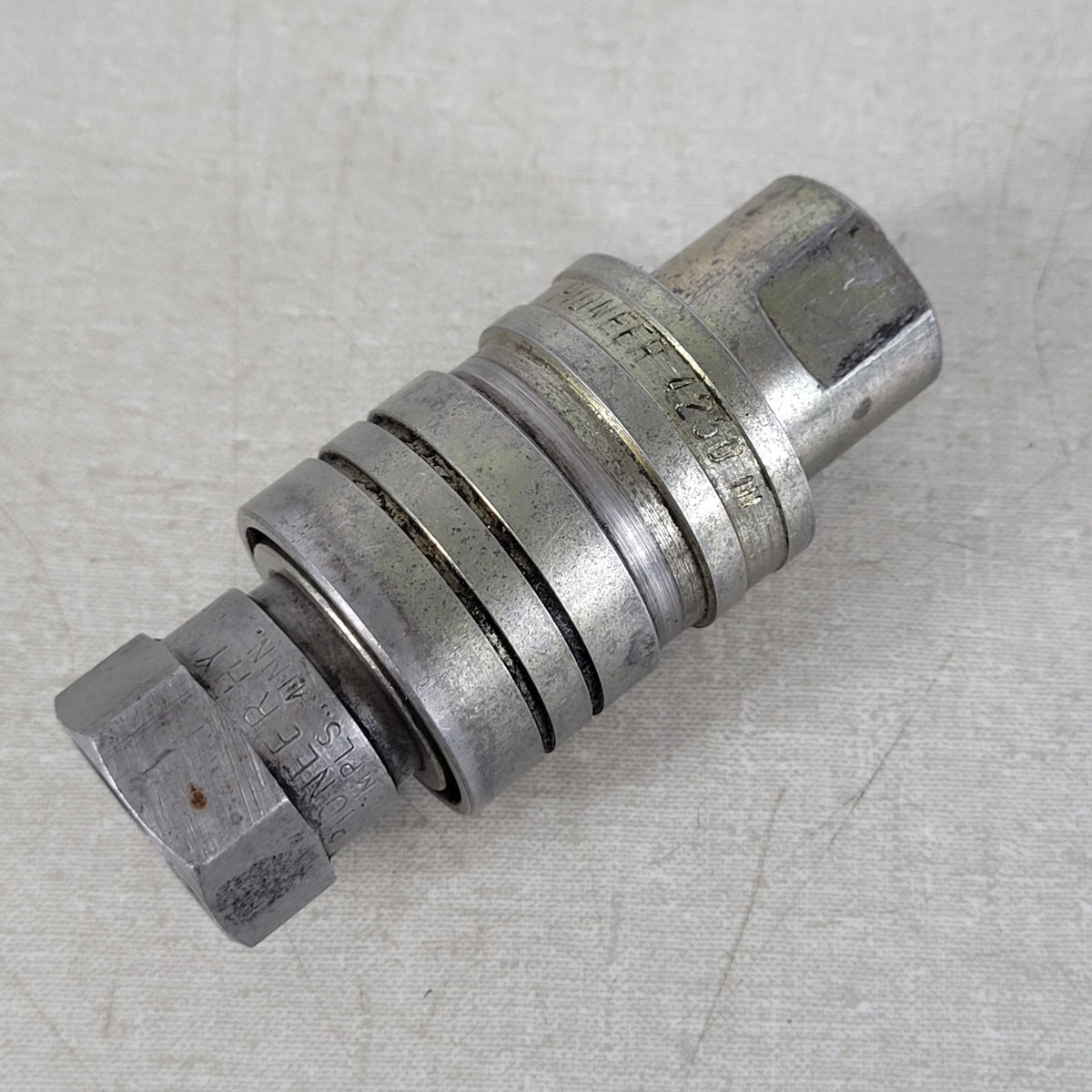 Parker Pioneer 4250 1/2" FNPT Hydraulic Quick Coupler Socket w/ Adapter