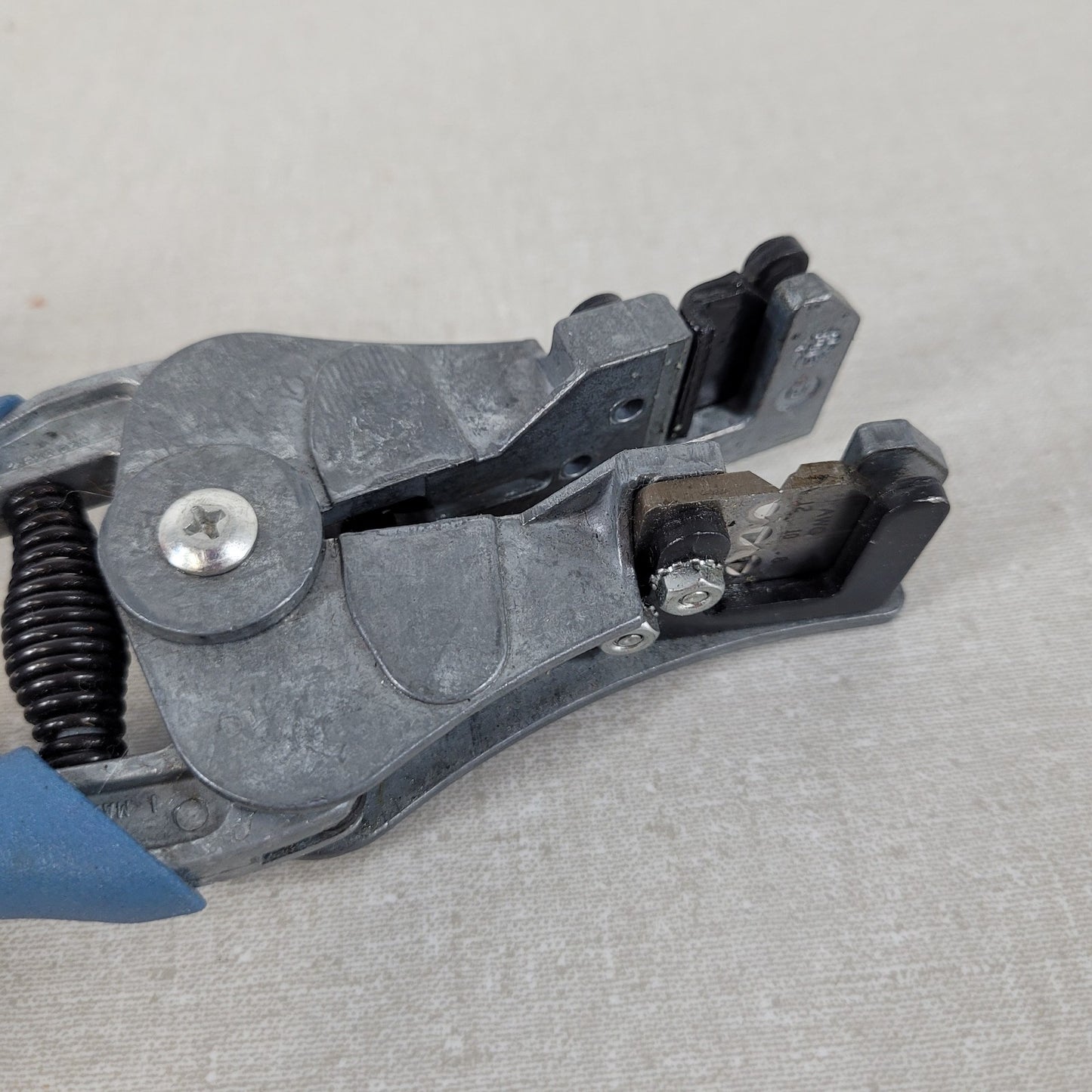 Ideal Industries Stripmaster L-4422 Wire Stripper 14-20 AWG Jaws Hand Tool