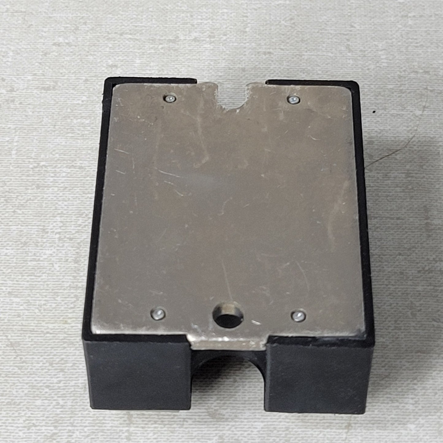 Crydom D2450 Solid State Relay Panel Mounting 240V 50A Output 3-32V Input