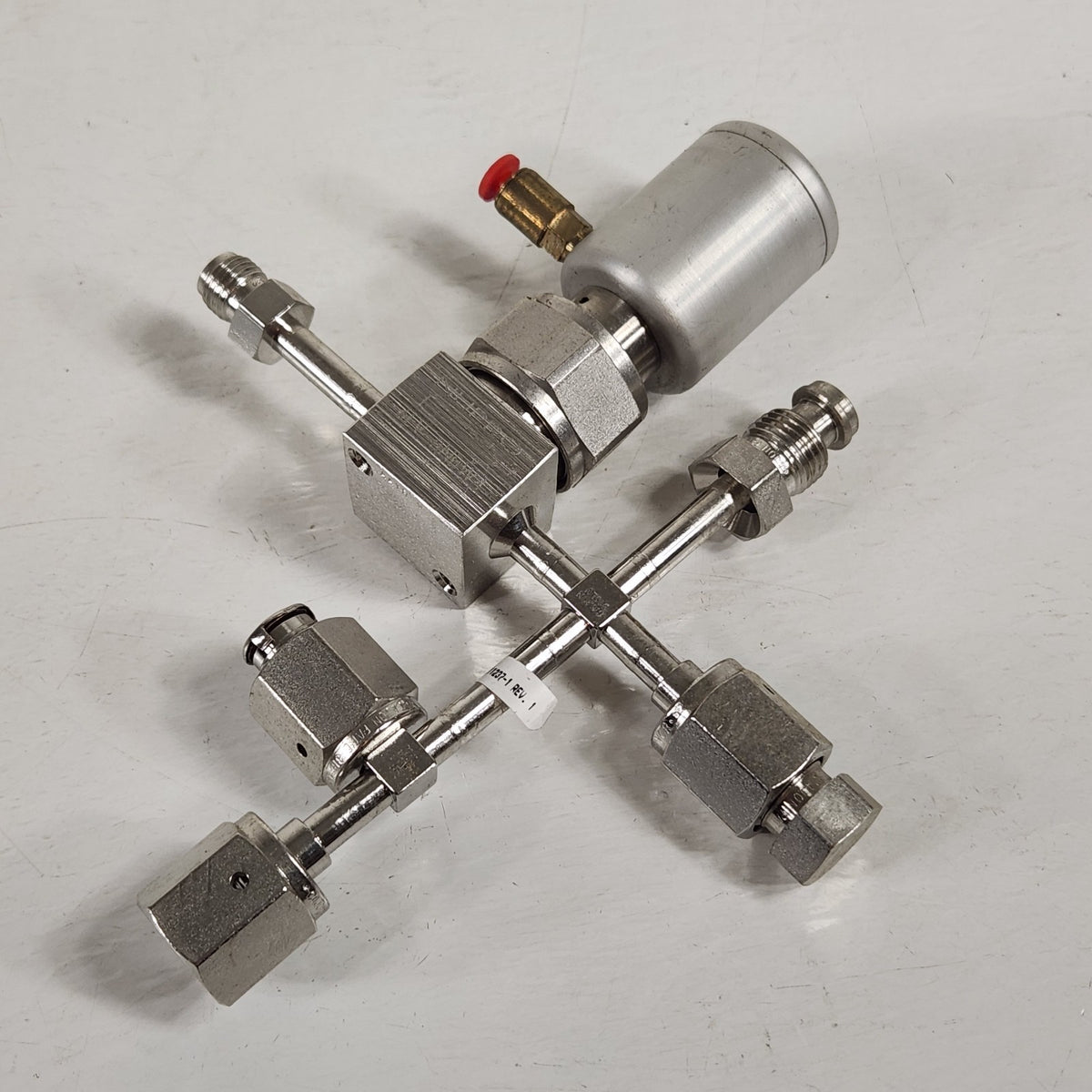 Nupro Swagelok 6LV-BNBW4-C High Purity Pneumatic Bellows Valve 1/4"