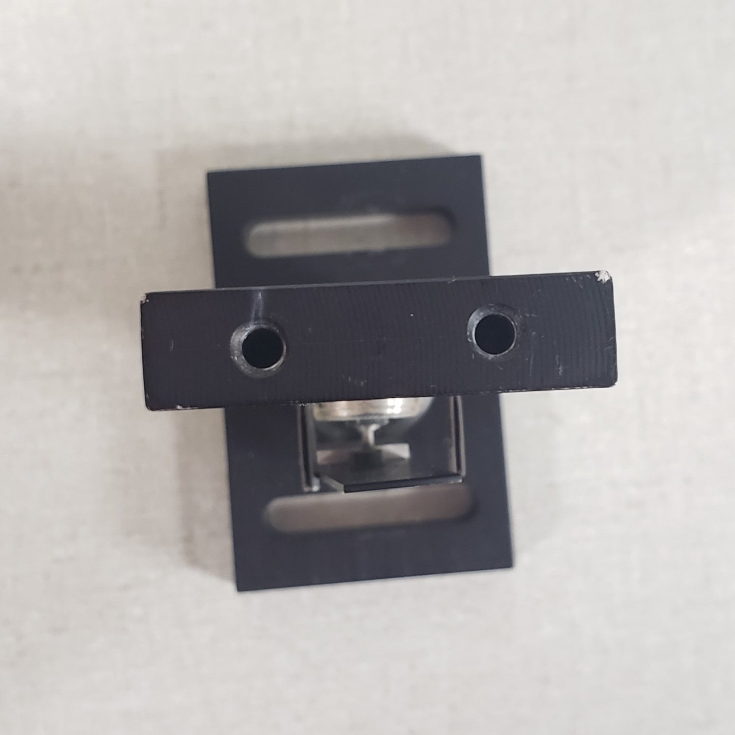 Thorlabs Manual Optical Beam Shutter Laser Beam Blocker with Adjustable Base
