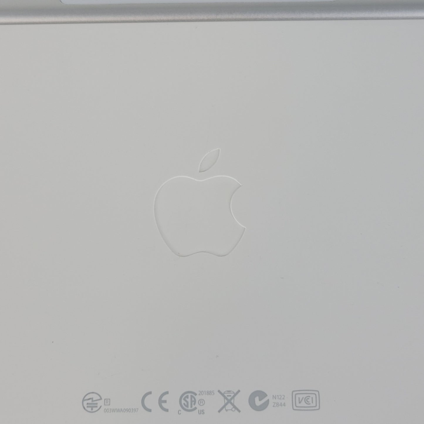 APPLE MC184LL/B A1314 Wireless Bluetooth Keyboard, Aluminum Build, White