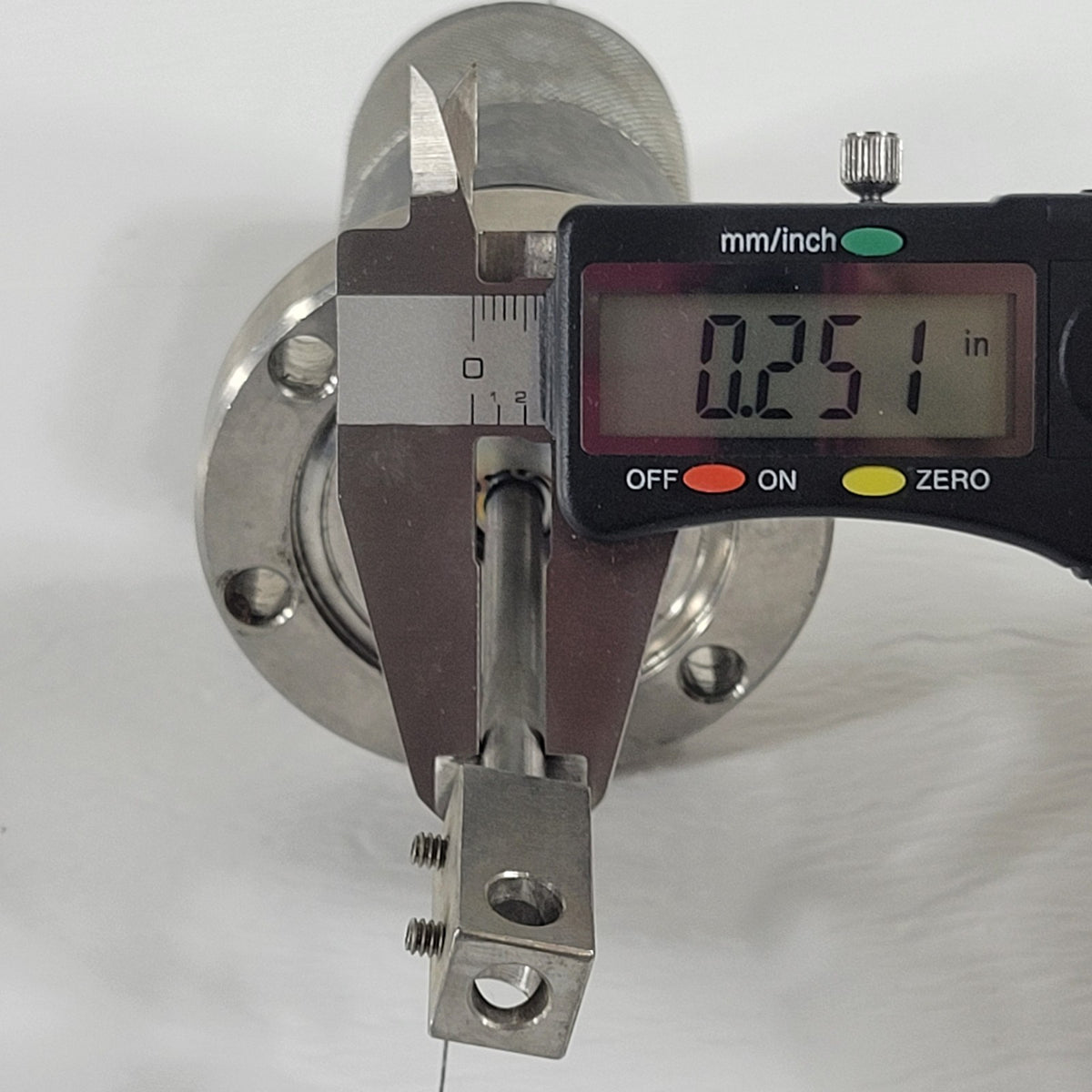 PerkinElmer 2.75" CF Rotary Vacuum Feedthrough Elastomer Seal 1/4" Shaft