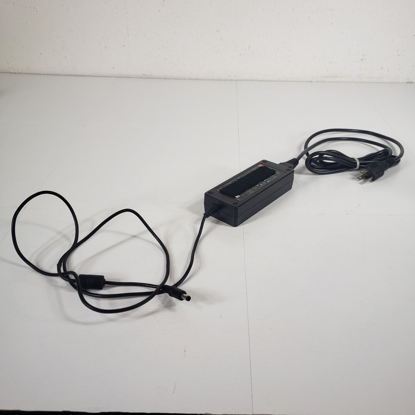Mean Well GS90A24-P1M 24V 3.75A 90W AC/DC Switching Power Adapter