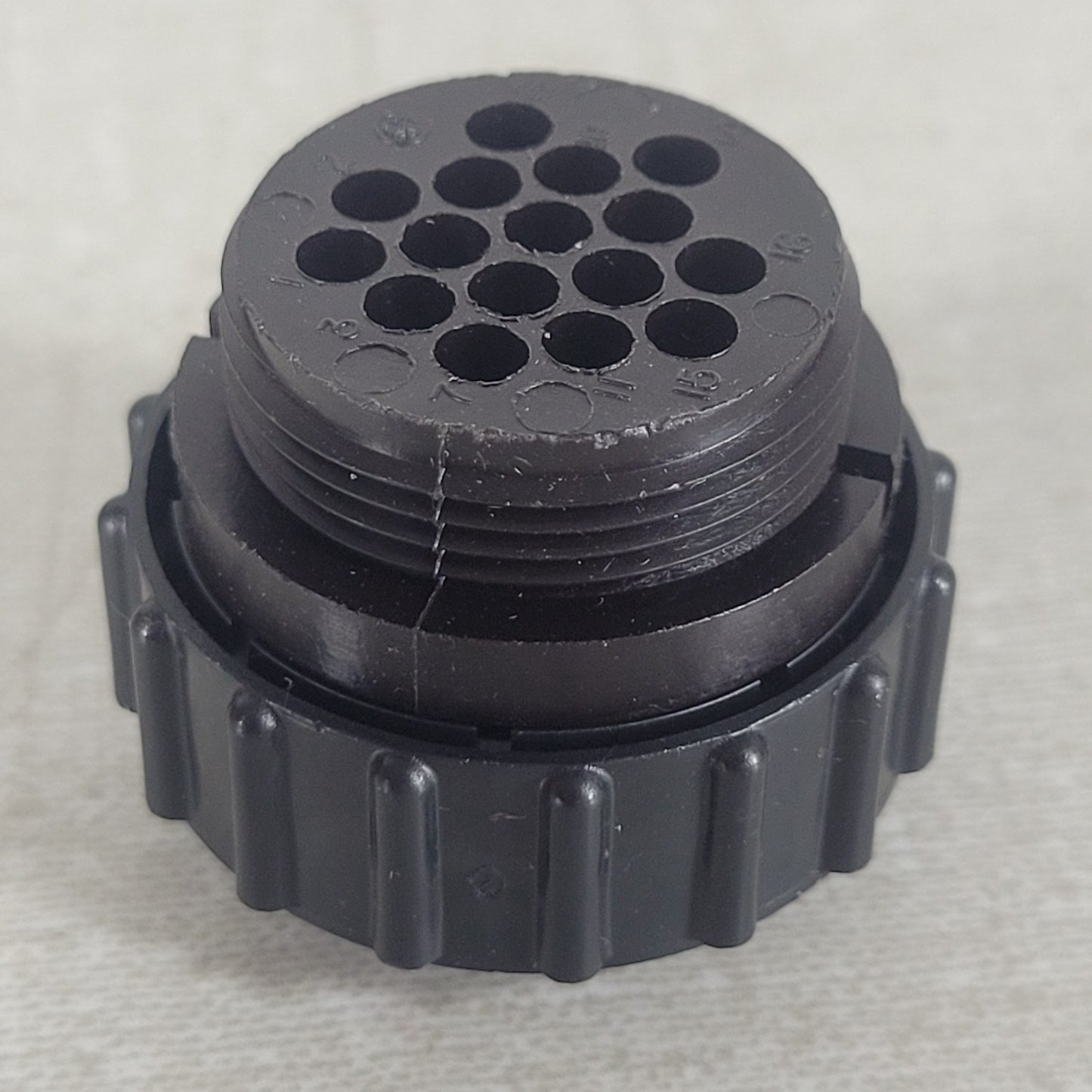 4 Units AMP 206037-1 Circular Connector Plug 16 Position CPC Series