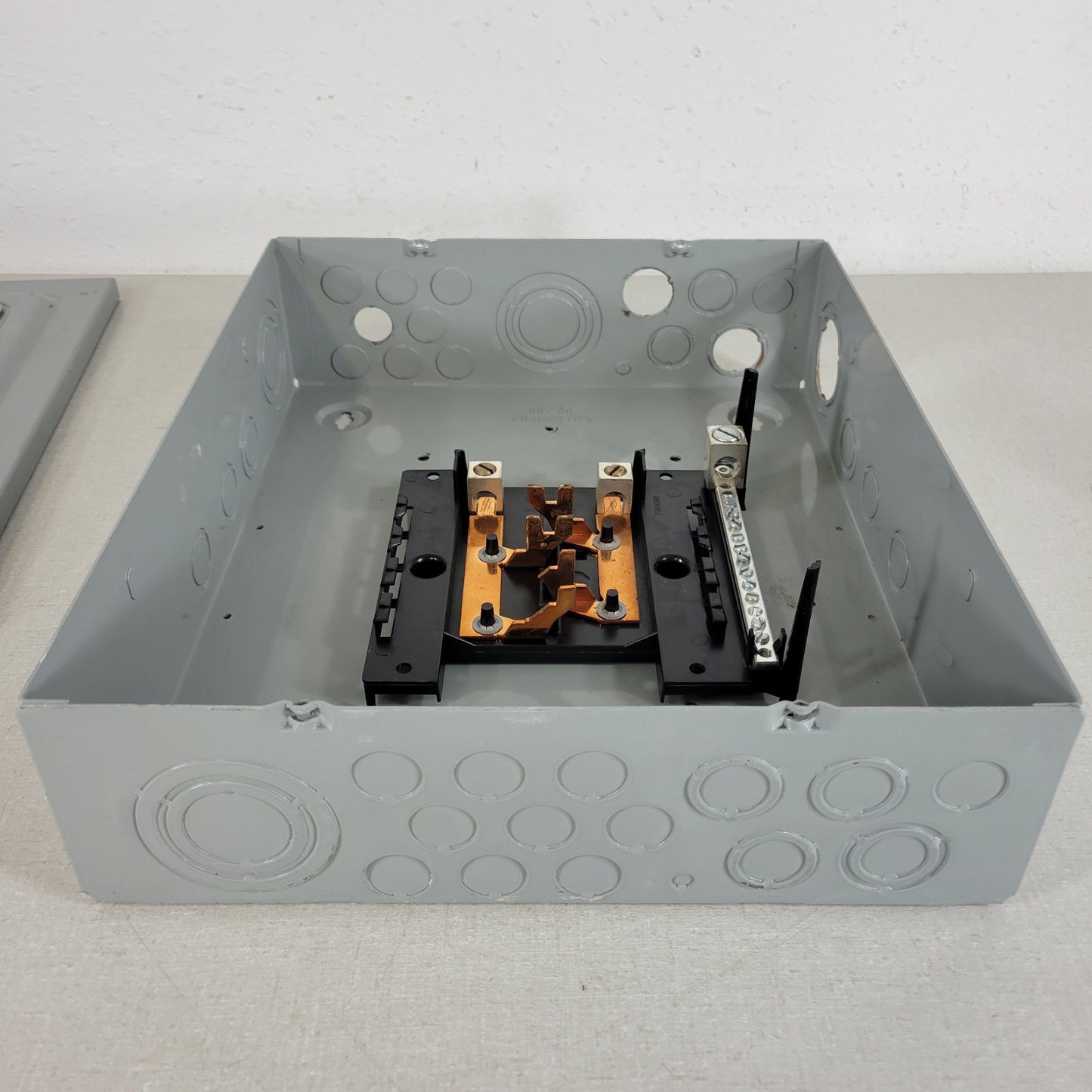 Siemens ITE E0612ML1125S/FC-U Electrical Subpanel 8 Breaker Split Phase 125 Amp