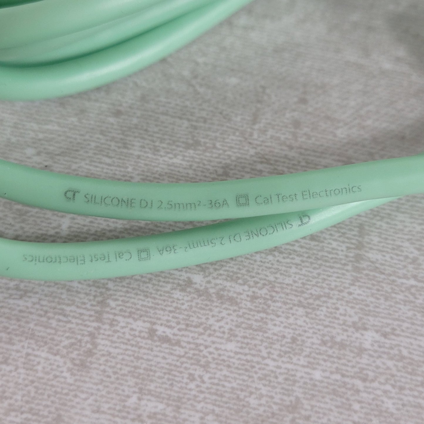 Cal Test Multi-Contact XZG425/SIL Green 4mm Stackable Banana Test Lead Cable
