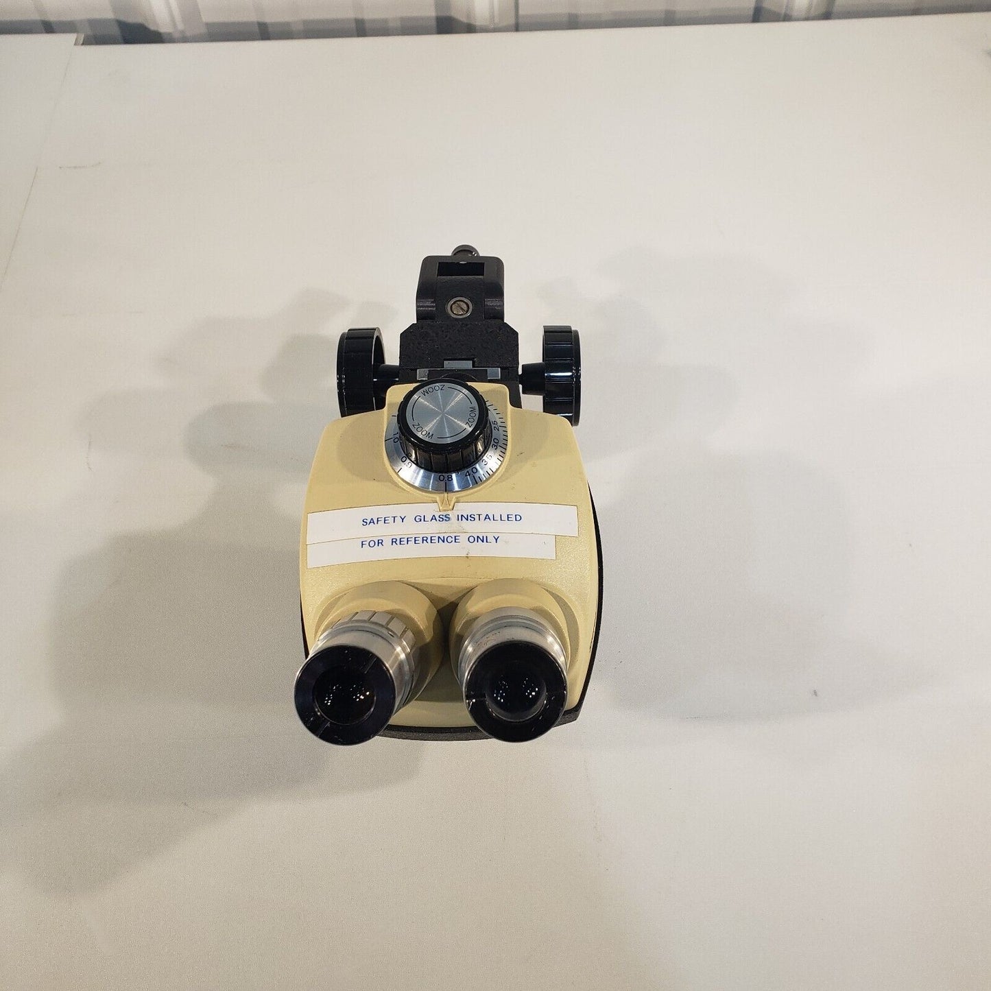 Leica StereoZoom 5 Microscope 12-60x With Mounting Posts And 15x Eyepiece Lens