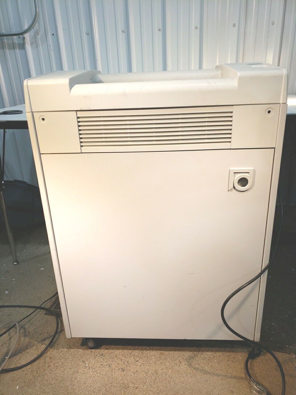 Dahle 20813 Cross-Cut Paper Shredder Security Level 3 16in Opening 15 Sheet Capa