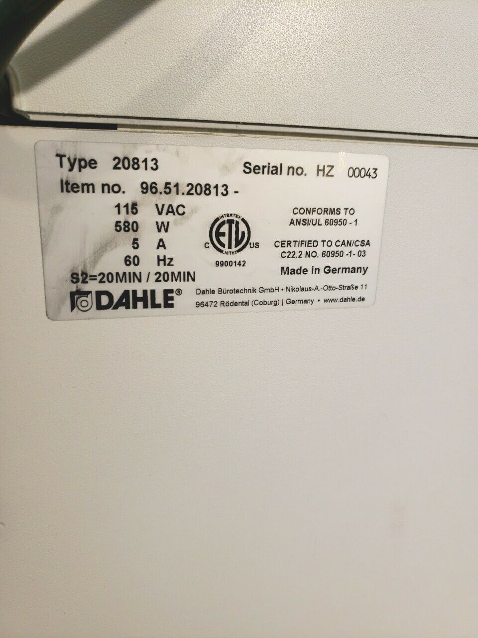 Dahle 20813 Cross-Cut Paper Shredder Security Level 3 16in Opening 15 Sheet Capa