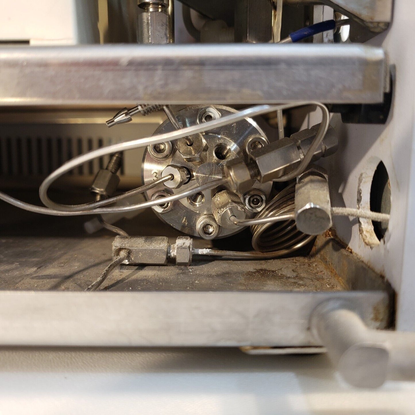 Shimadzu SIL-10AF Auto Sampler w/ Sample Holder Tray