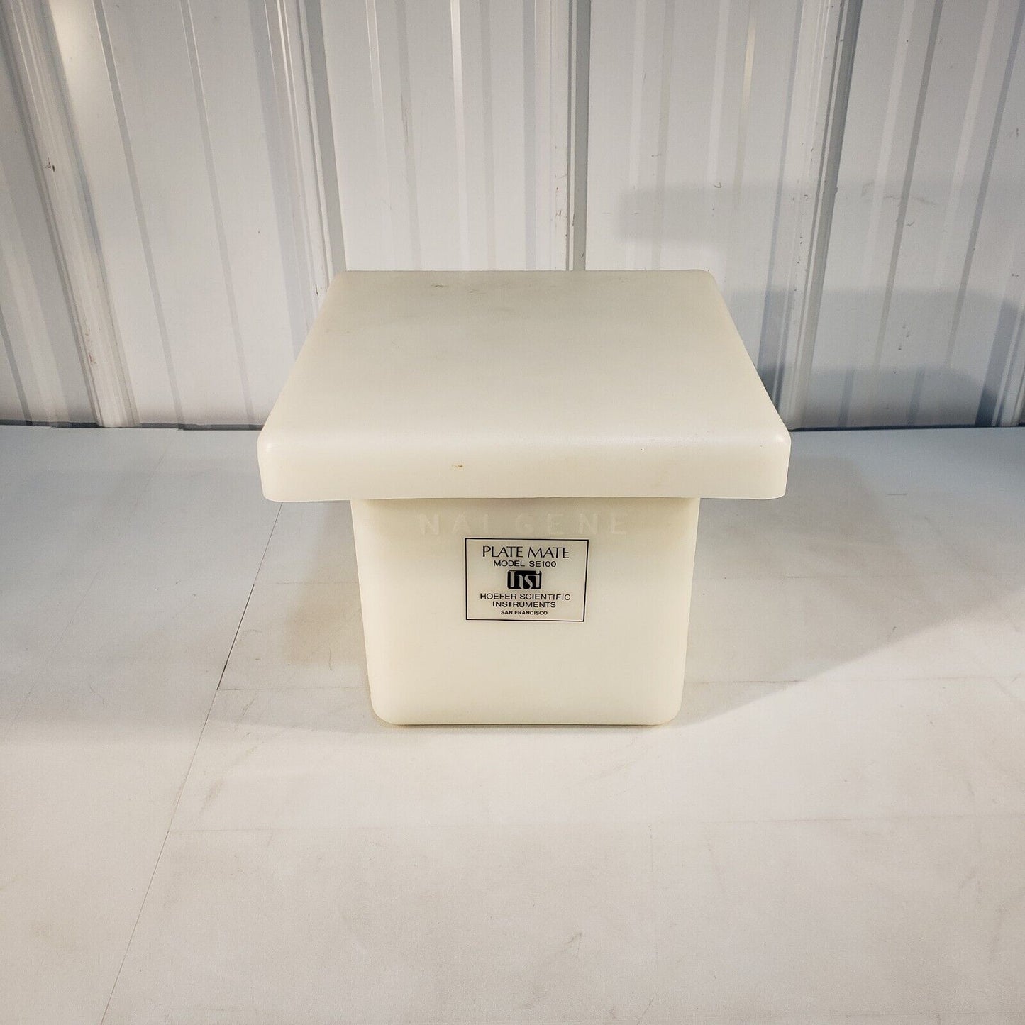 Hoefer Scientific SE100 Plate Mate Glass Plate Washer Container w/ Plates