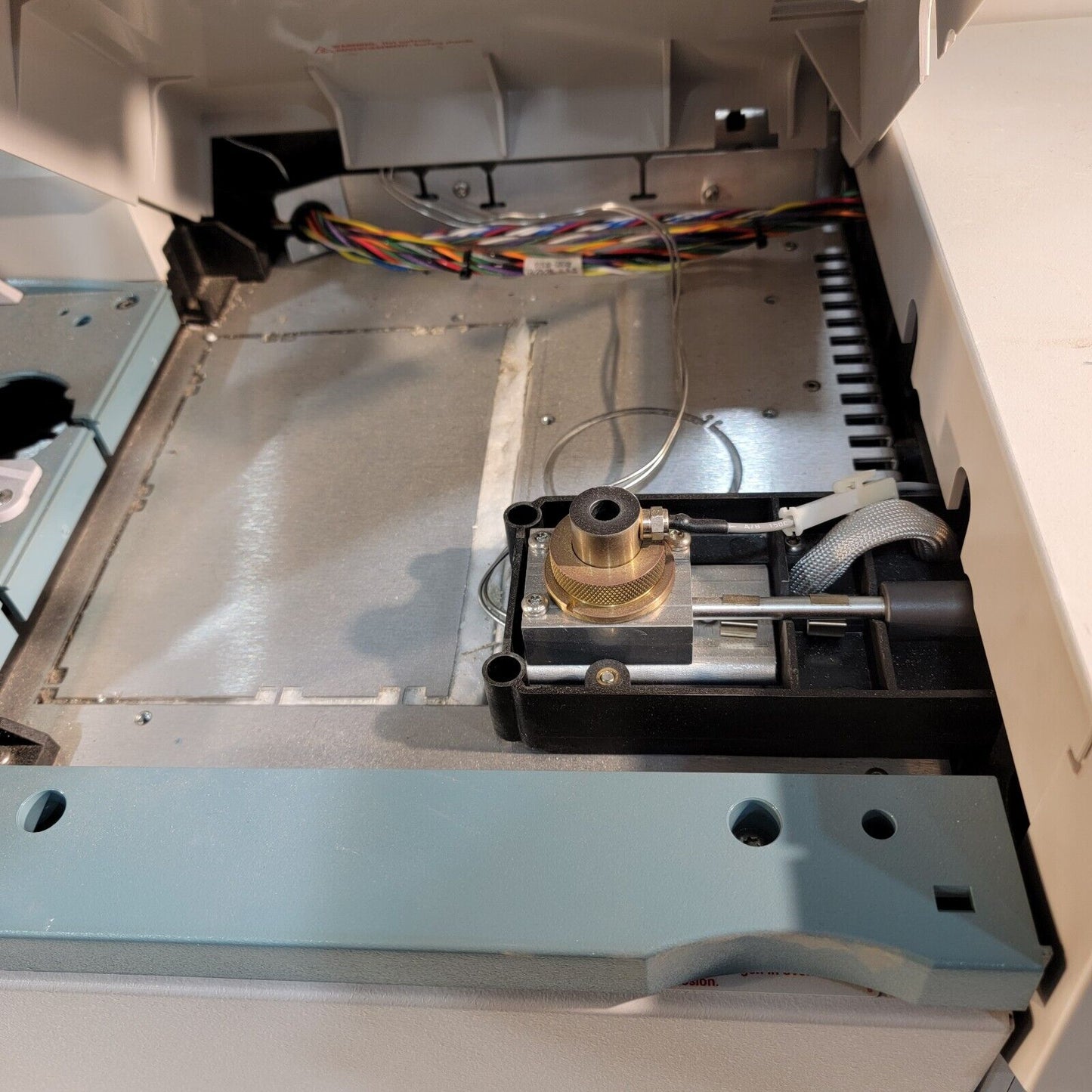 *What Parts Do You Want?* Hewlett Packard HP 6890 Plus G1530A Gas Chromatograph