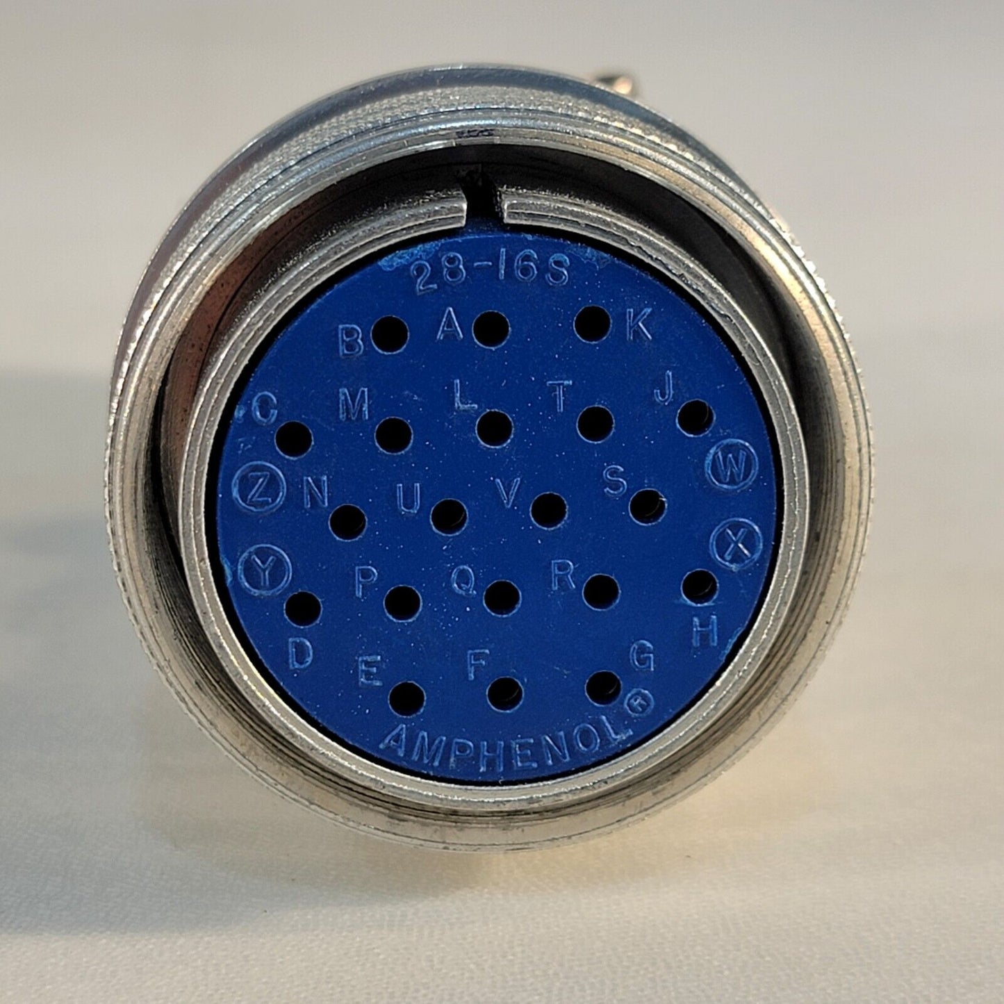 Amphenol Millatary Industrial Connector 97-3057-1016 28-16S 20-Pin Female Plug
