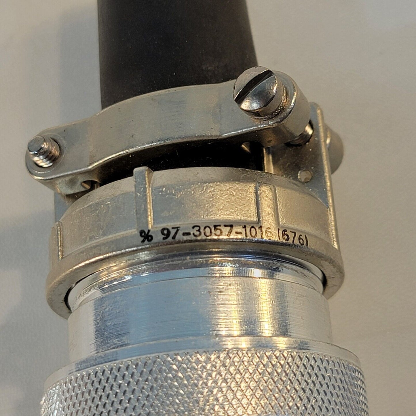 Amphenol Millatary Industrial Connector 97-3057-1016 28-16S 20-Pin Female Plug