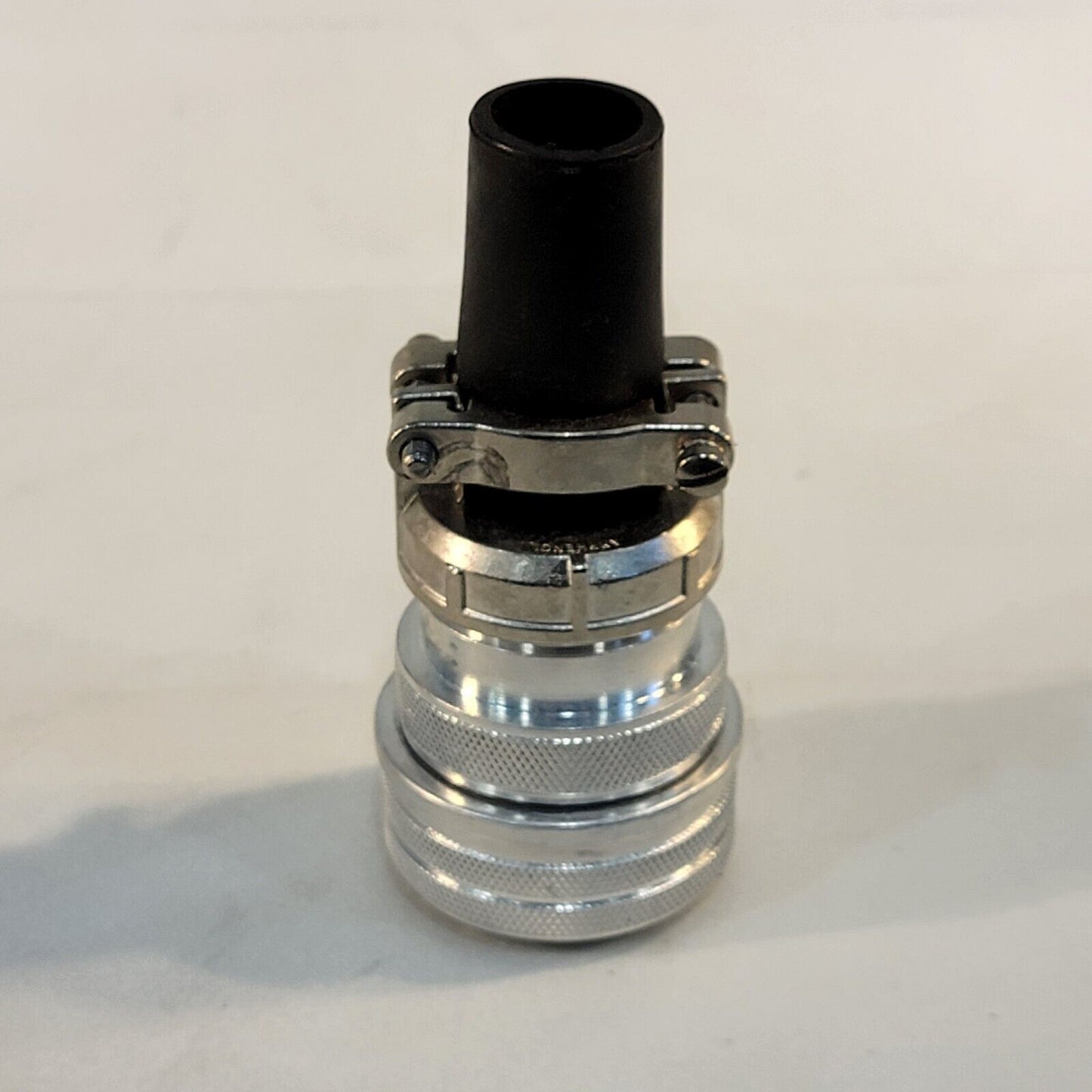 Amphenol Millatary Industrial Connector 97-3057-1016 28-16S 20-Pin Female Plug