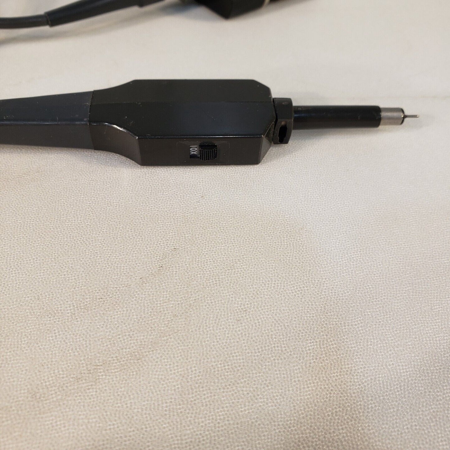 Tektronix P6062B Oscilloscope Probe 1x-10x 1 Megaohm-10 Megaohms 105pF-14pF 6ft