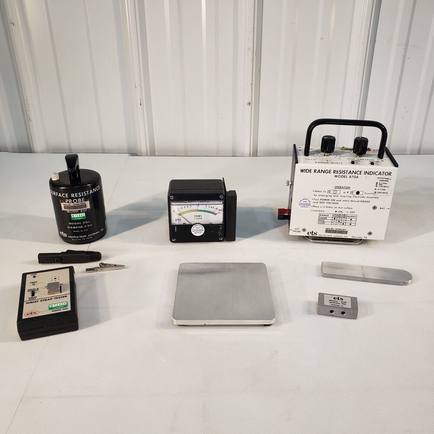 Electro-Tech Wide Range Resistance Indicator 870 w/ Surface Resistance Probe Kit