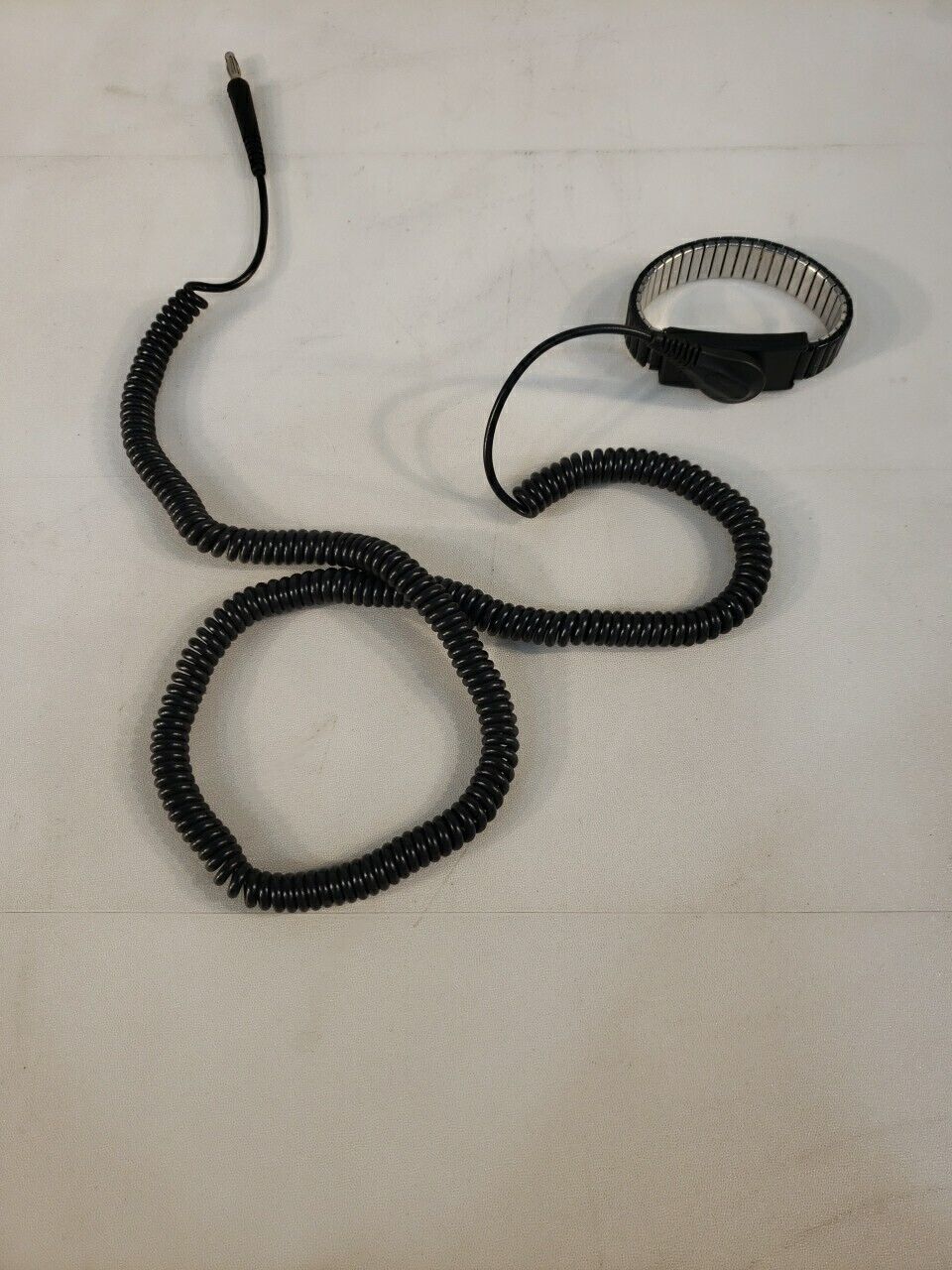 Desco 09041 Wriststrap With Grounding Cord Banana Clip ESD Electrostatic Safety