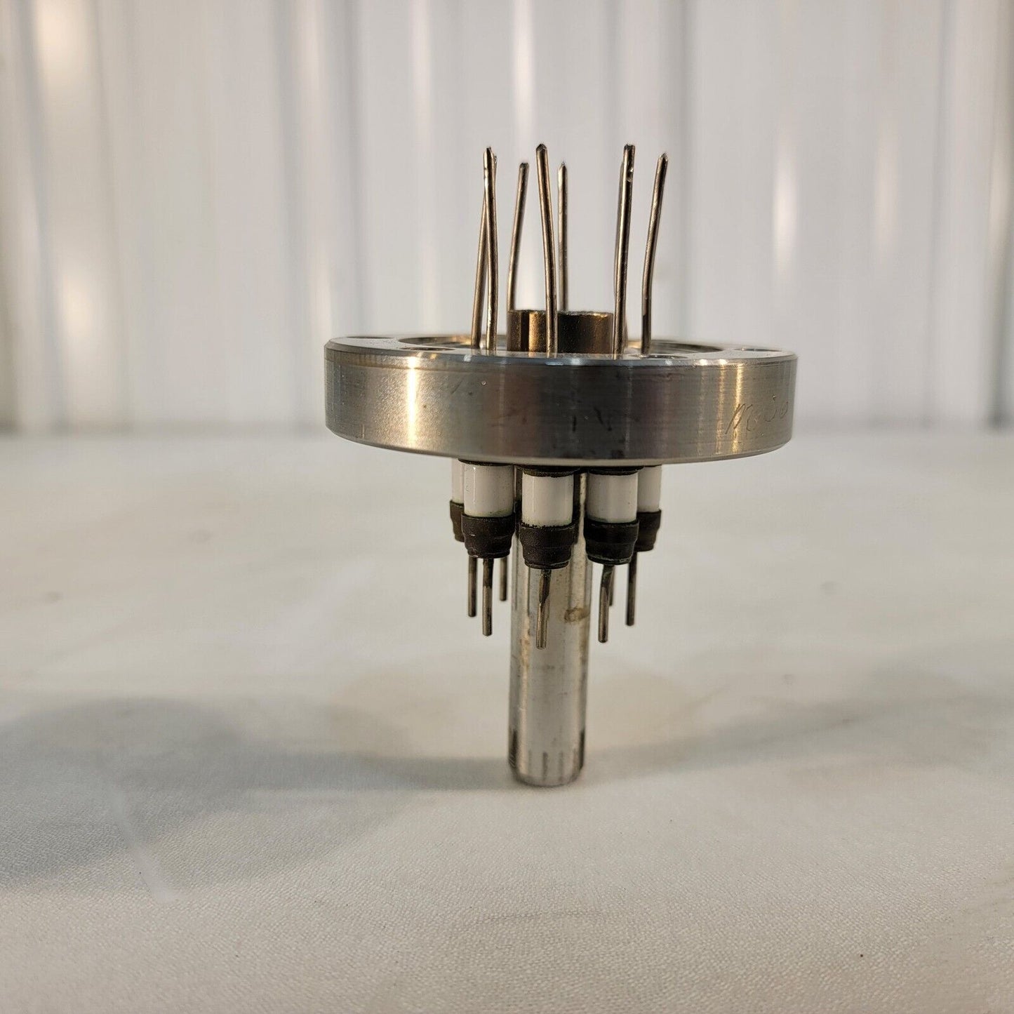 DN35CF-DN40CF 2.75" CF Conflat 8-Pin Electrical Feedthrough High Vacuum SS