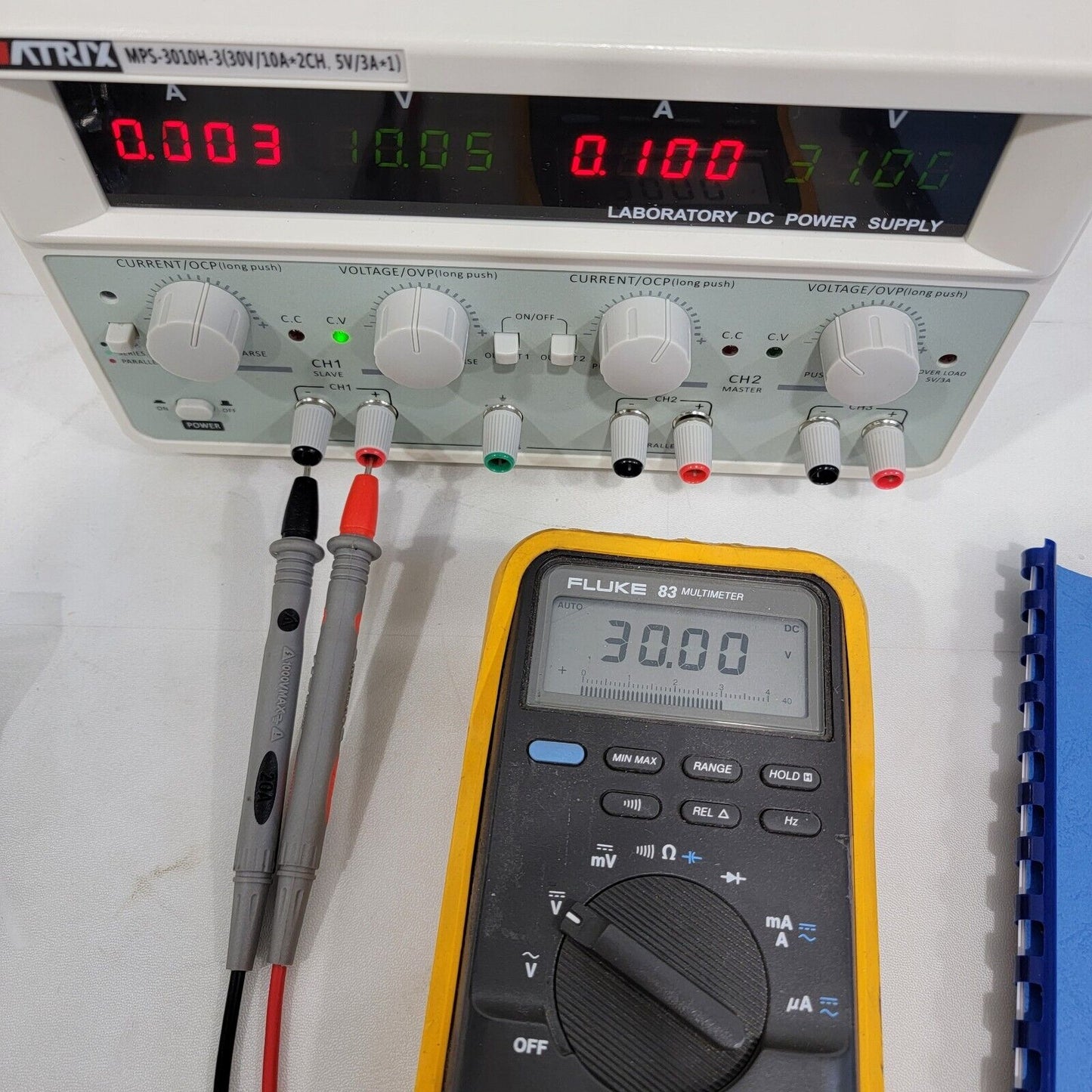 Matrix MPS-3010H-3 DC Adjustable Linear Bench Power Supply 30V/10A 615W DIM