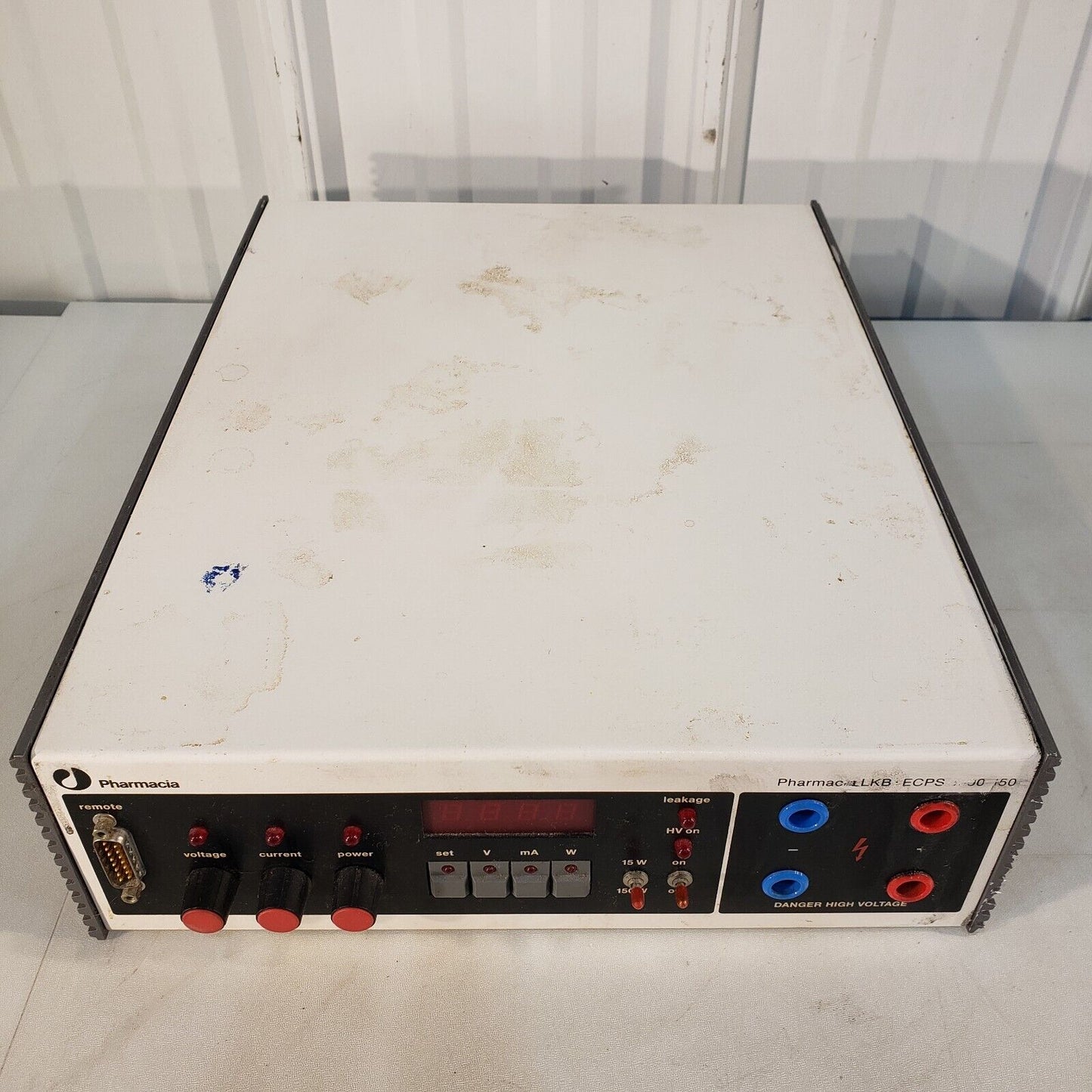 Pharmacia ECPS 3000/150 Electrophoresis Power Supply