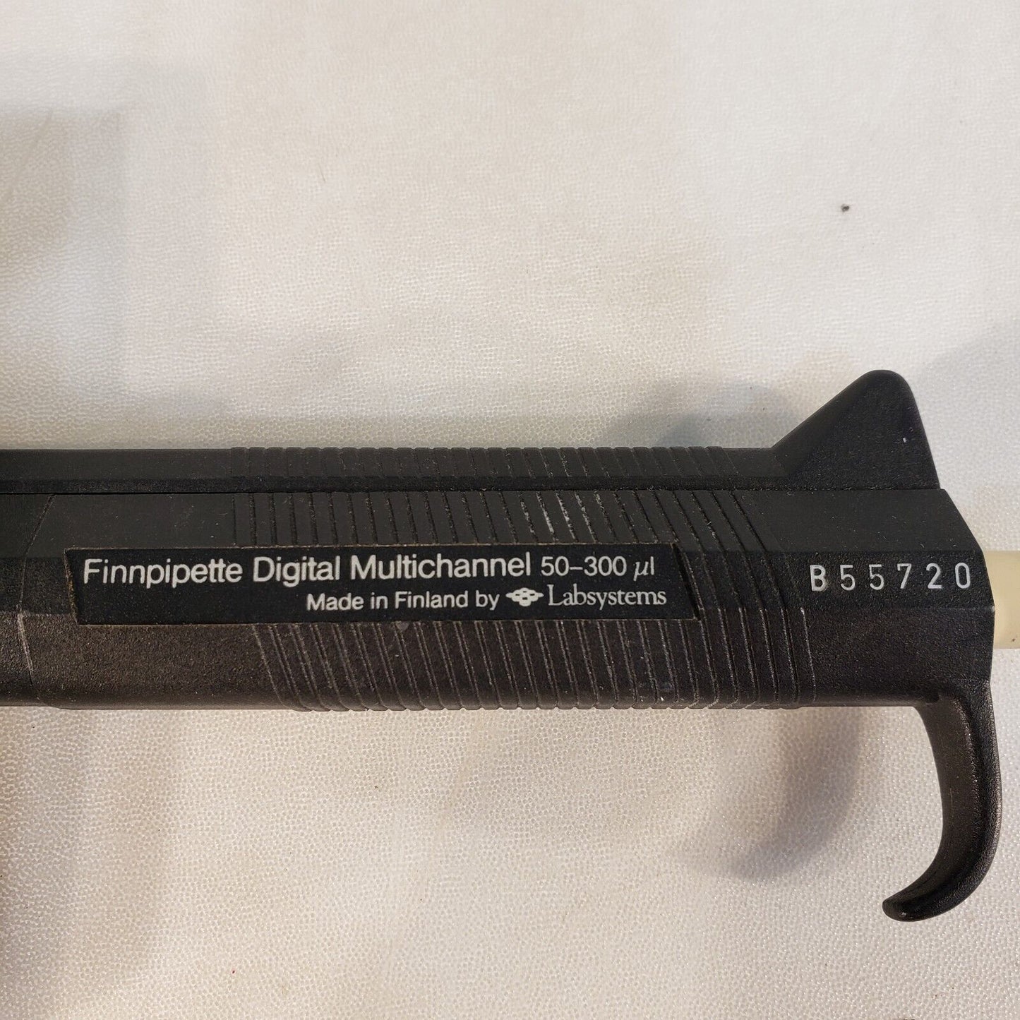 Labsystems Finnpipette B55720 Digital Multichannel 12-Channel Pipettes 50-300uL
