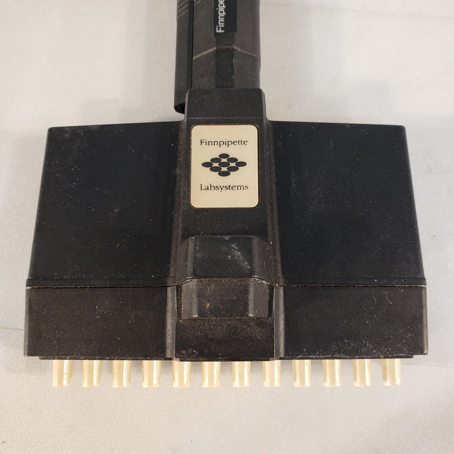 Labsystems Finnpipette B55720 Digital Multichannel 12-Channel Pipettes 50-300uL