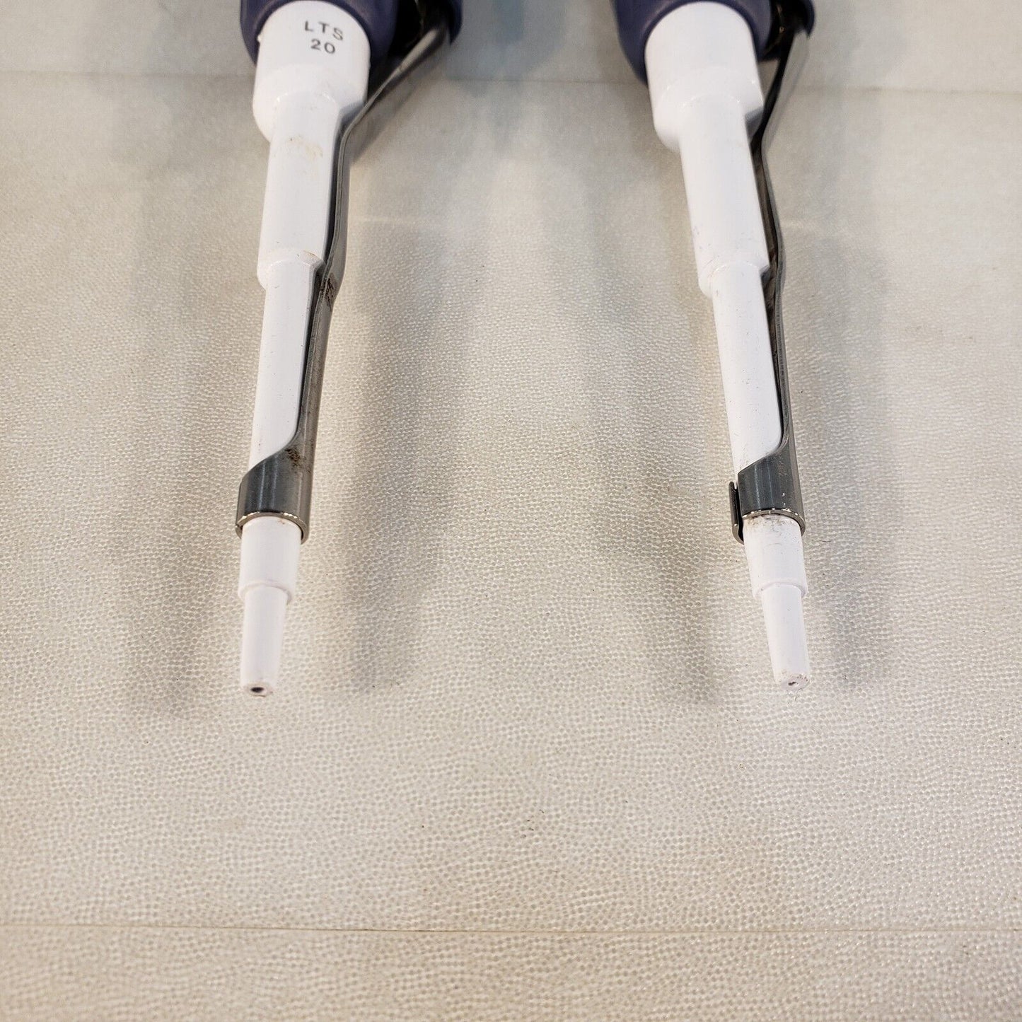 Lot Of 2 RAININ LTS10 10uL & LTS20 20uL Pipettes