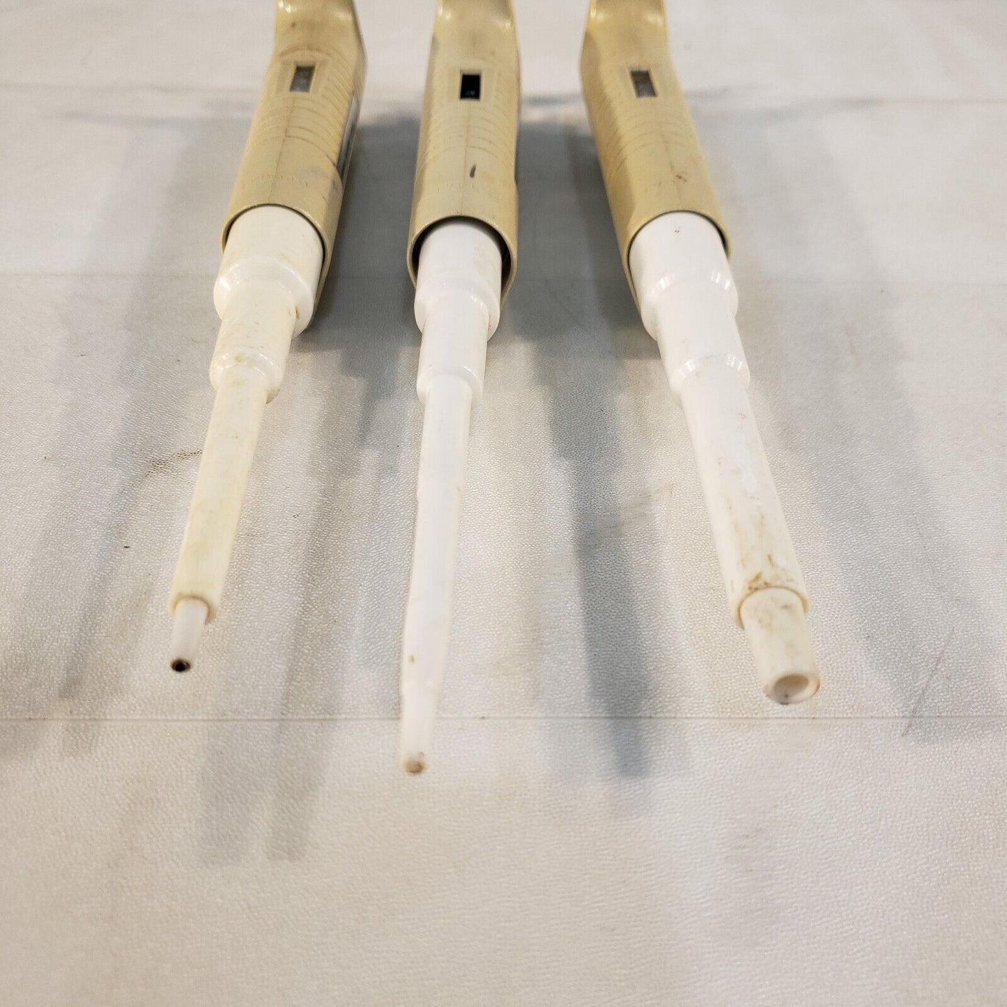 Lot Of 3 Oxford Pipettes 0.5-10uL 10-50uL 200-1000uL 1mL Pipettor