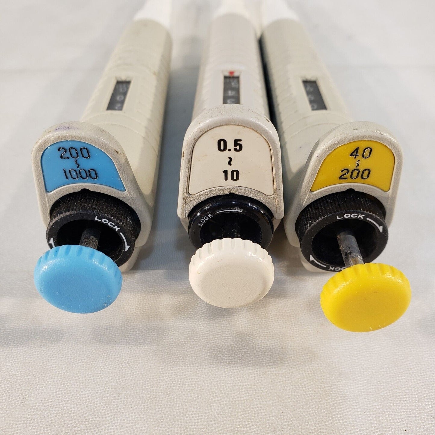 Lot Of 3 Oxford Pipettes 0.5-10uL 40-200uL 200-1000uL 1mL Pipettor