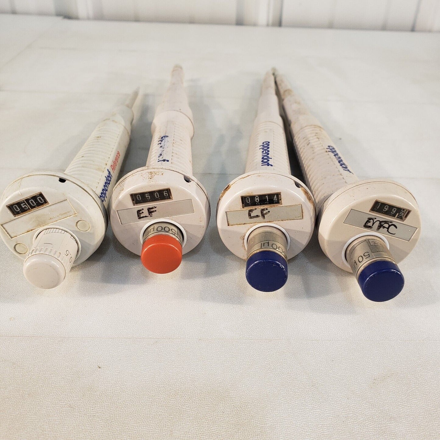 Eppendorf Set 4 Pipettes 0.5-10uL 50-250uL 200-1000uL 500-2500uL 2.5 mL Pipettor