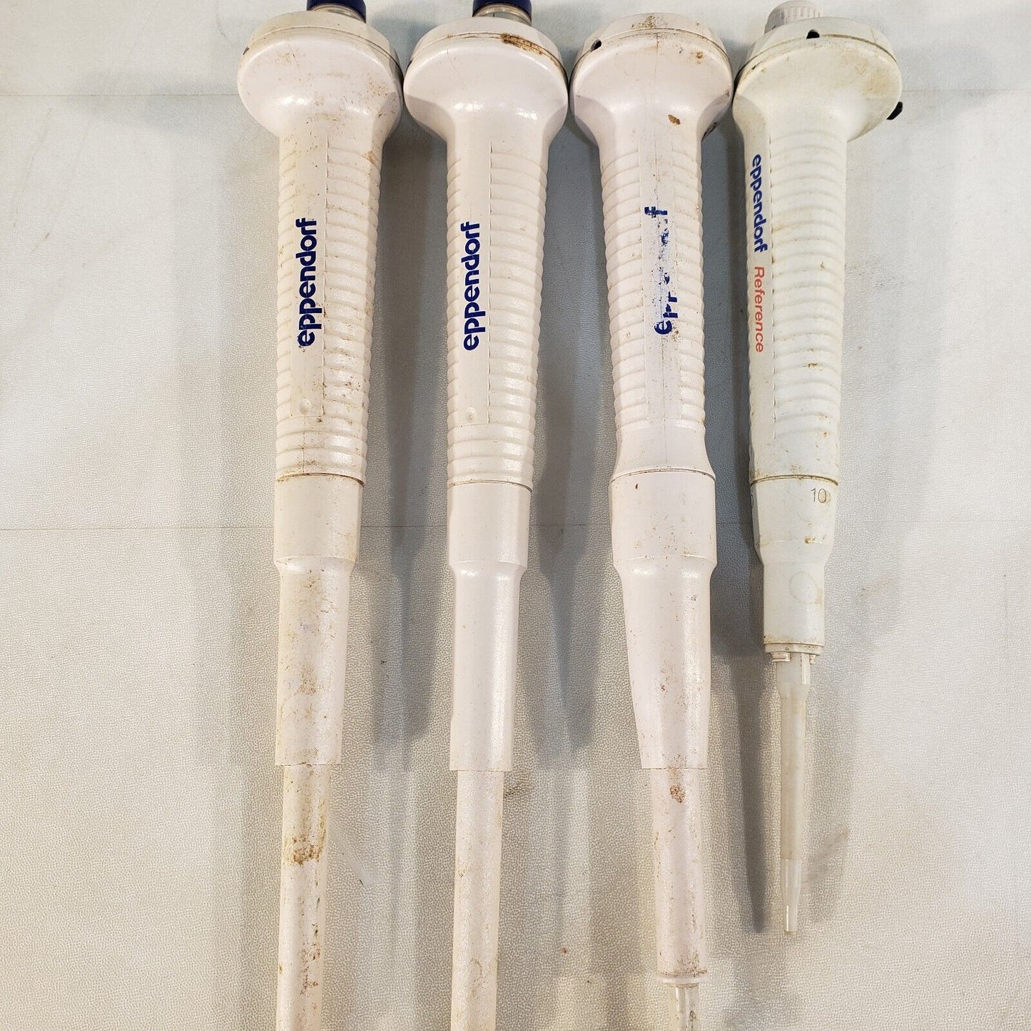 Eppendorf Set 4 Pipettes 0.5-10uL 50-250uL 200-1000uL 500-2500uL 2.5 mL Pipettor