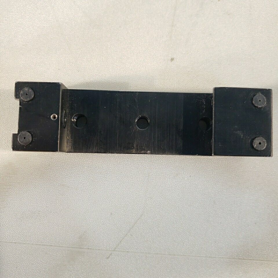 Newport NRC PRC-1 Optical Rail Carrier Mount Stand Table Metal No Locking Screw