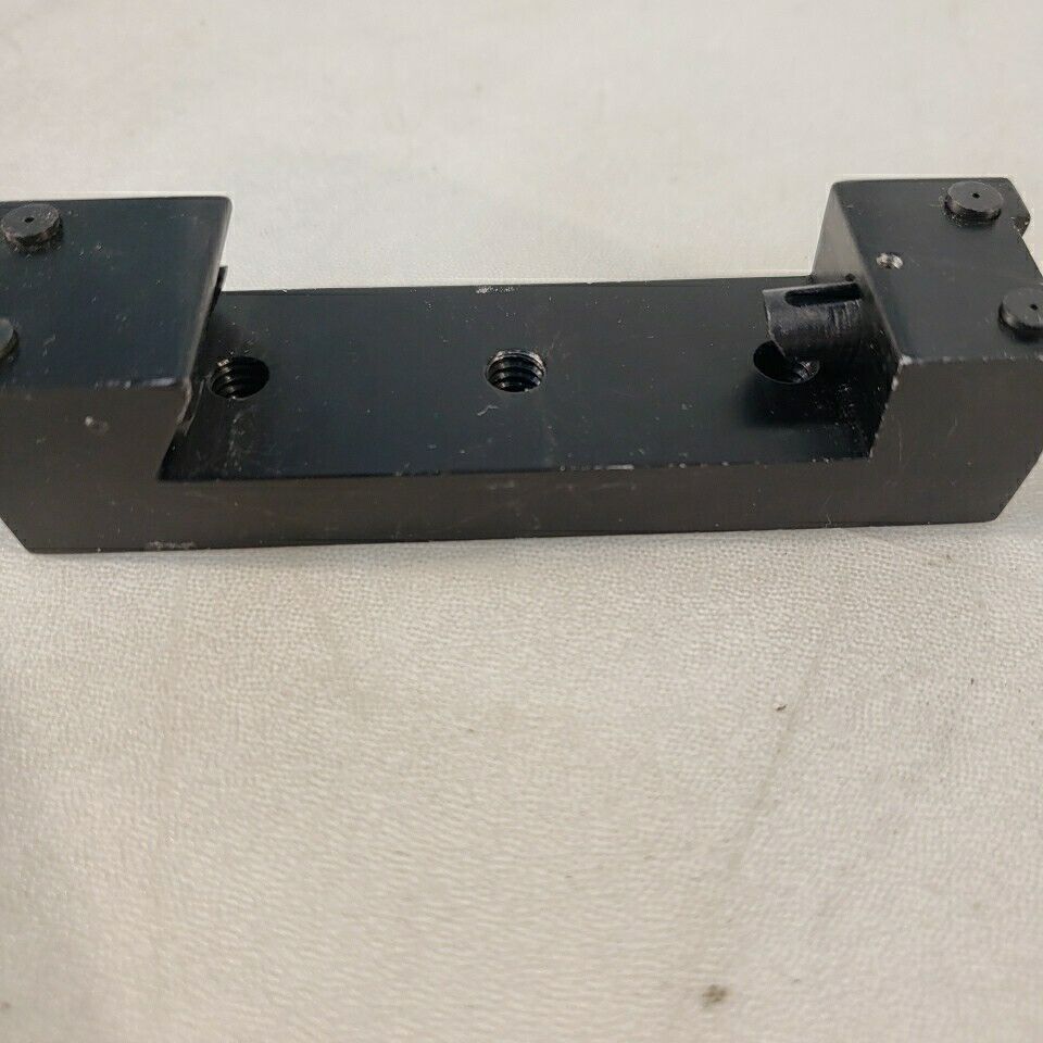 Newport NRC PRC-1 Optical Rail Carrier Mount Stand Table Metal No Locking Screw