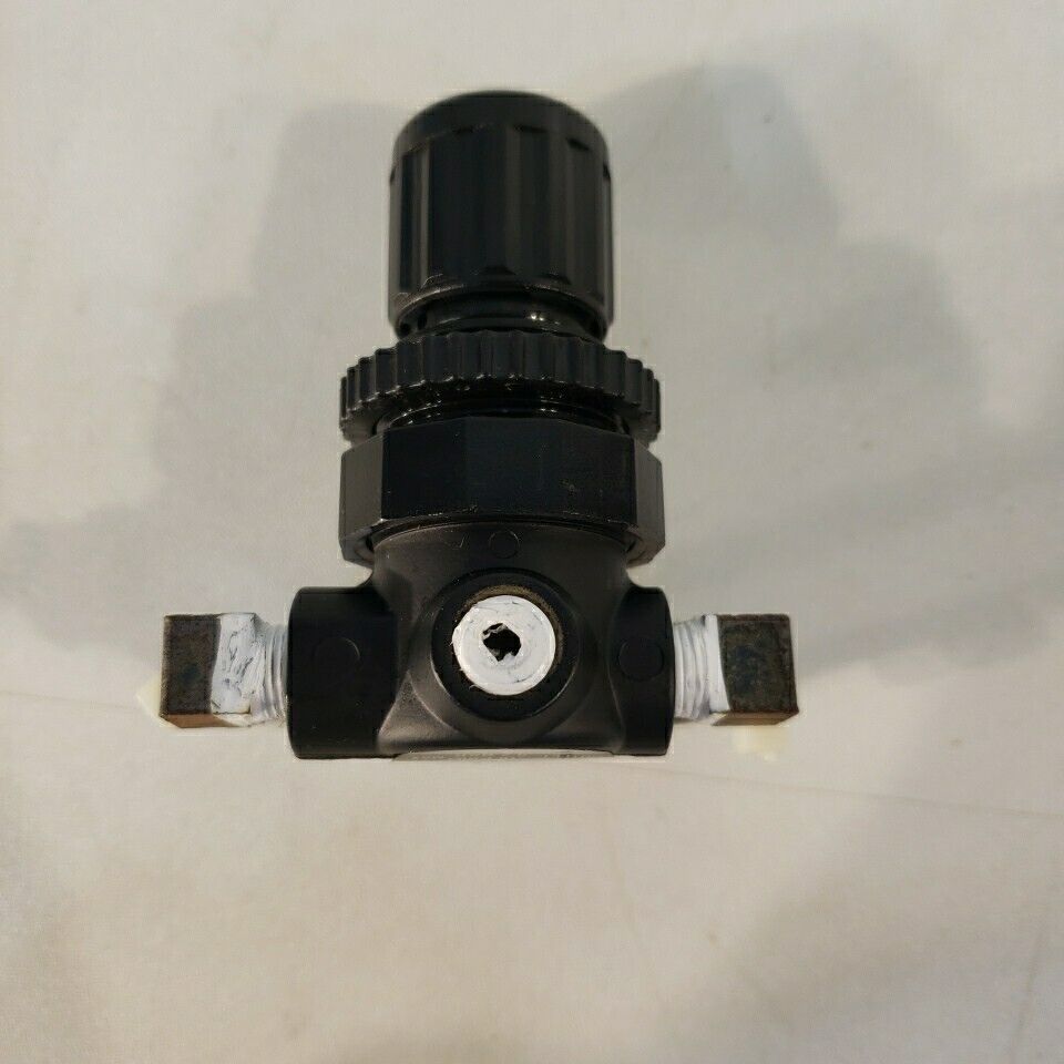 Norgren R07-102-NNAA Adjustable Gas Pressure 300 PSI Input 10 PSI Output