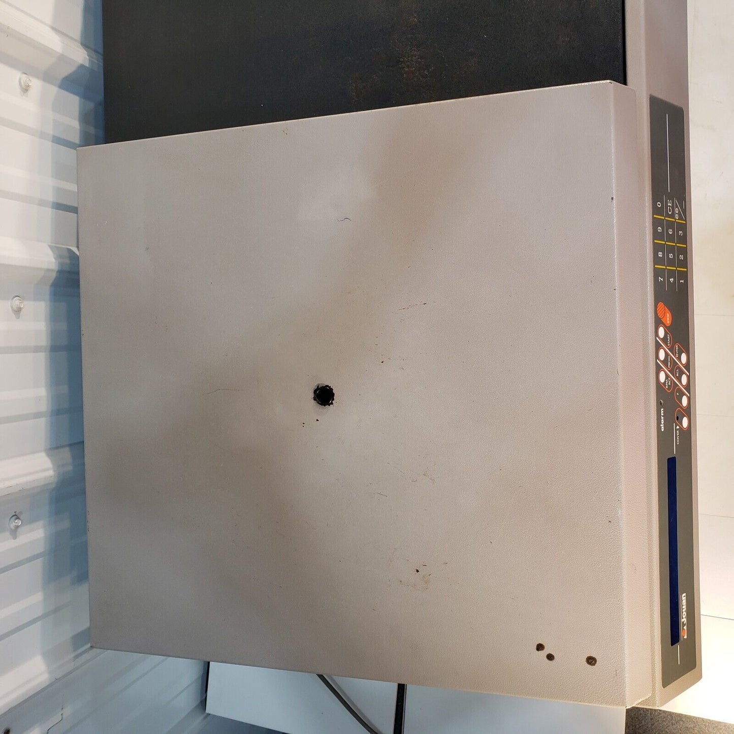 Jouan CR 422 Refridgerated Centrifuge 4750 Max Rotor RPM -8C To 40C CR4-22 120V