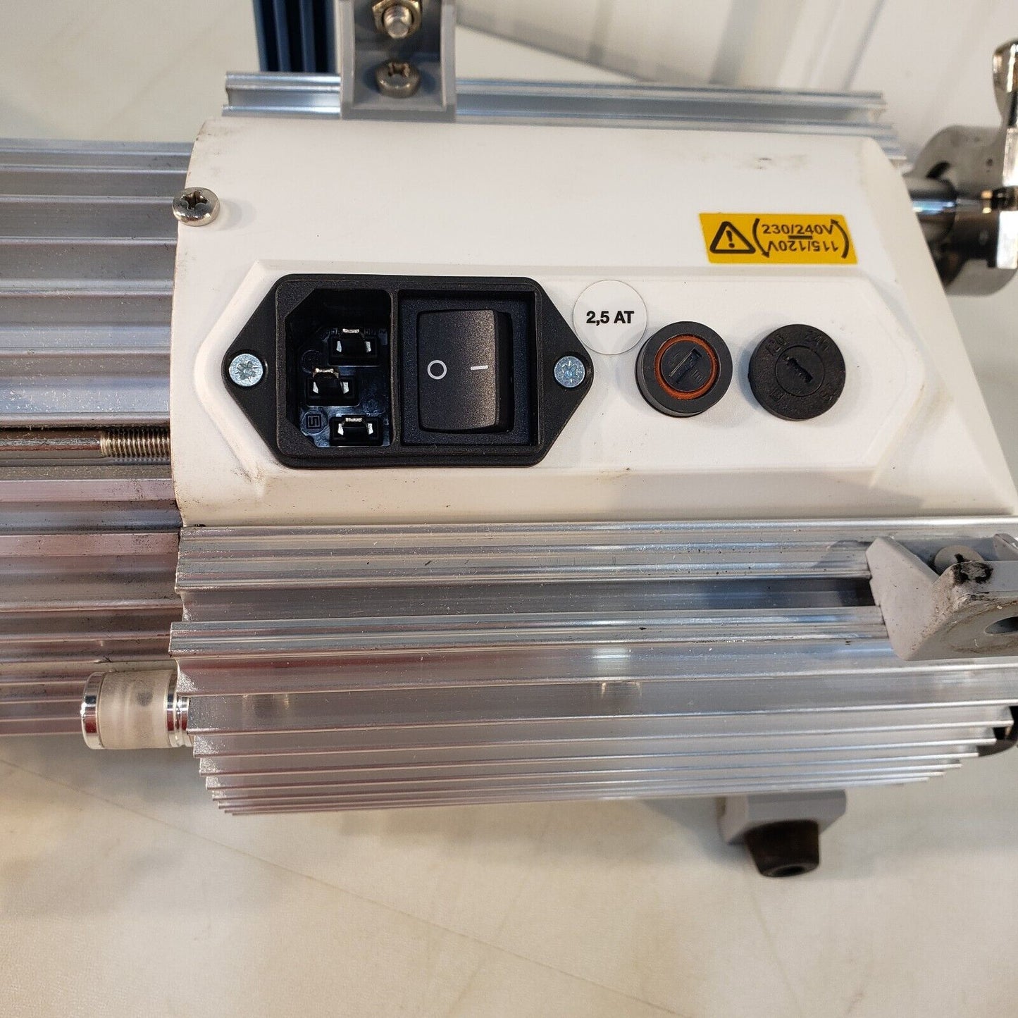 Edwards XDD 1 Diaphragm Vacuum Pump *Low Suction* 2 mbar 120v A746-02-983