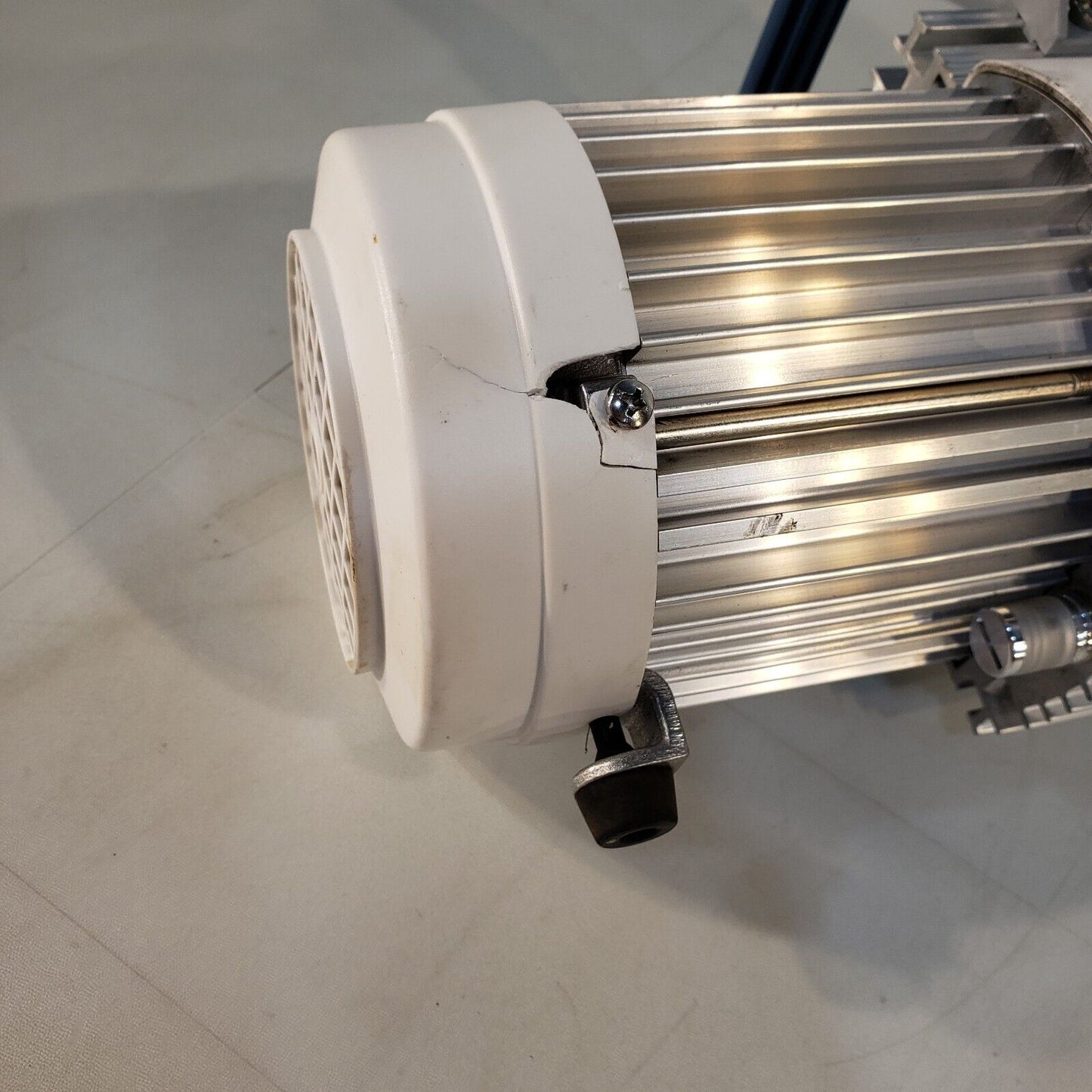 Edwards XDD 1 Diaphragm Vacuum Pump *Low Suction* 2 mbar 120v A746-02-983