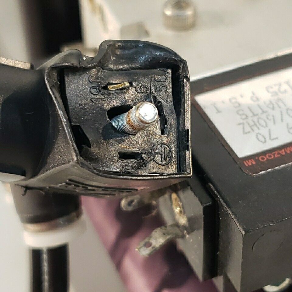 *Knife Edge & Solenoid Damaged* MDC GV-1500M-P-11 Vacuum Gate Valve 2.75" DN35CF