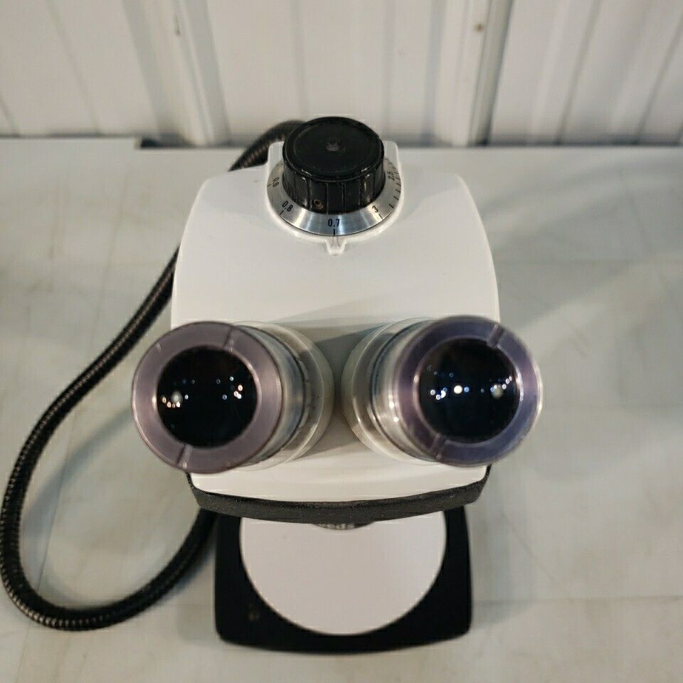 Bausch & Lomb StereoZoom 4 Microscope Zoom Range 0.7x-3x w/ Stand