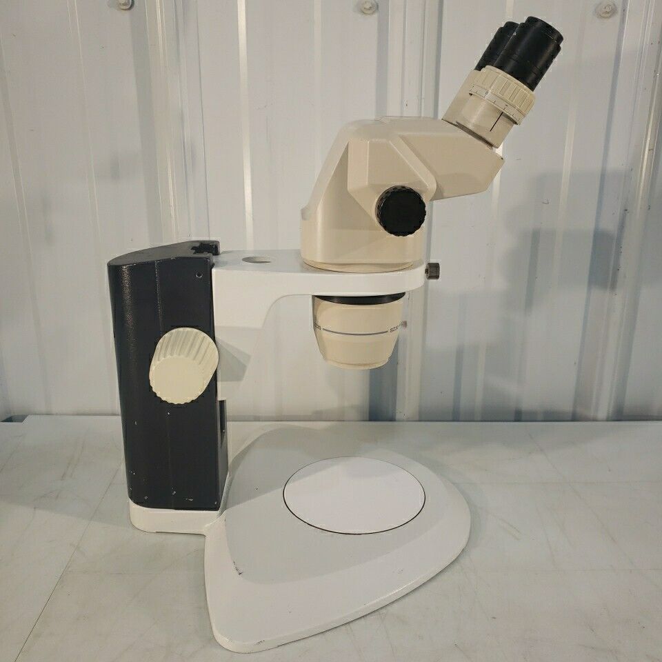 Olympus SZ30 SZ3060 Microscope Range 0.9x-4x w/ Two GWH10 10x Eyepieces & Stand