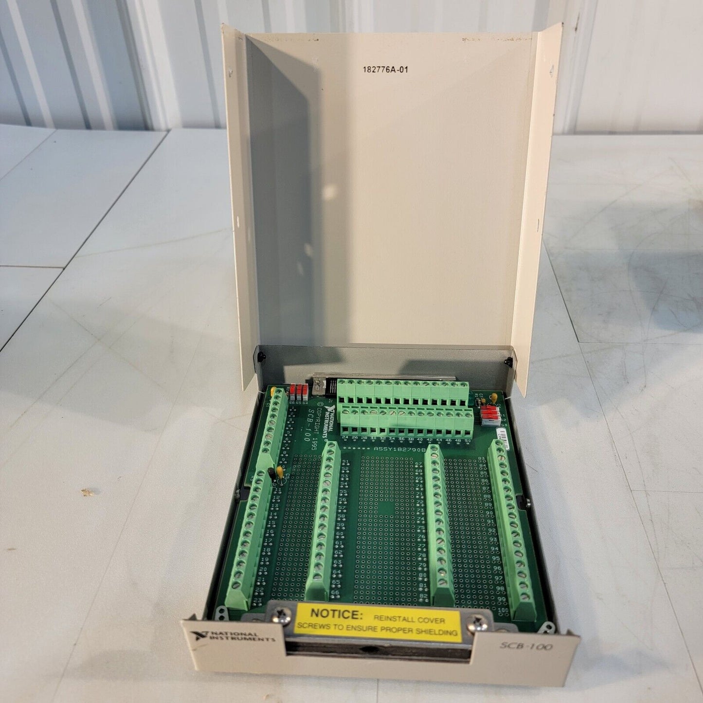 National Instruments SCB-100 Shielded Connector Block 182788B-01 SCSI Breakout