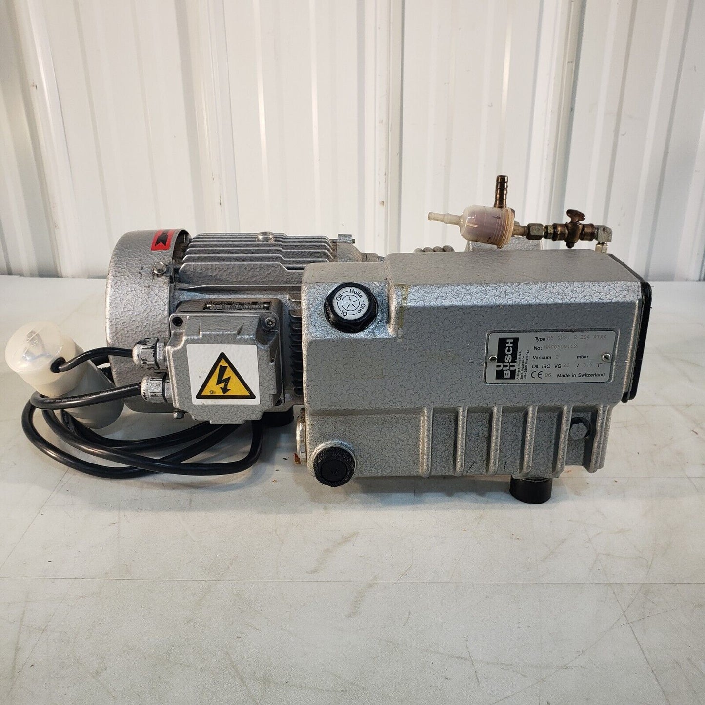 Busch RB 0021 B Single Stage Rotary Vacuum Pump Pulls Down to 13.5 Torr 240V