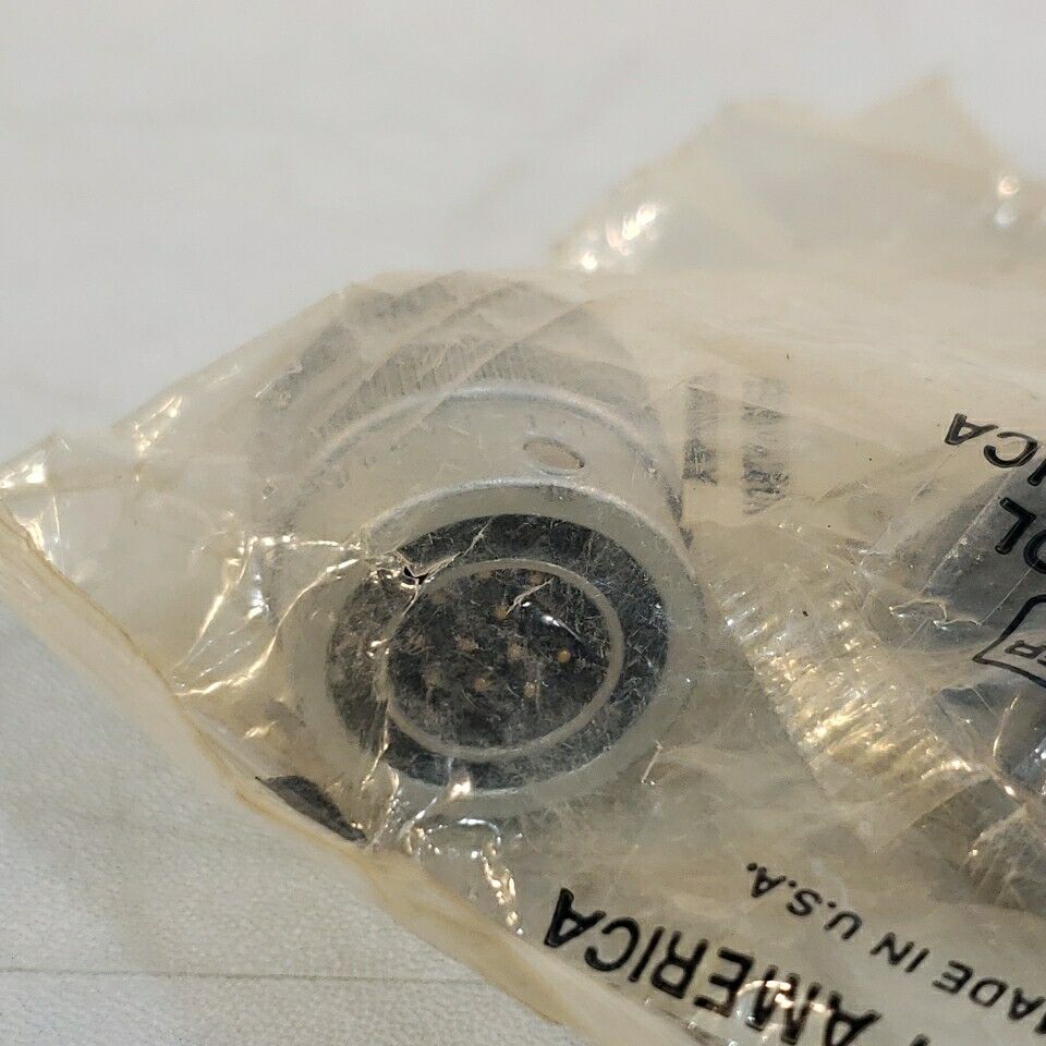 Amphenol Aerospace 67-06C14-12P Standard Circular Connector 12-Pin Mil Spec