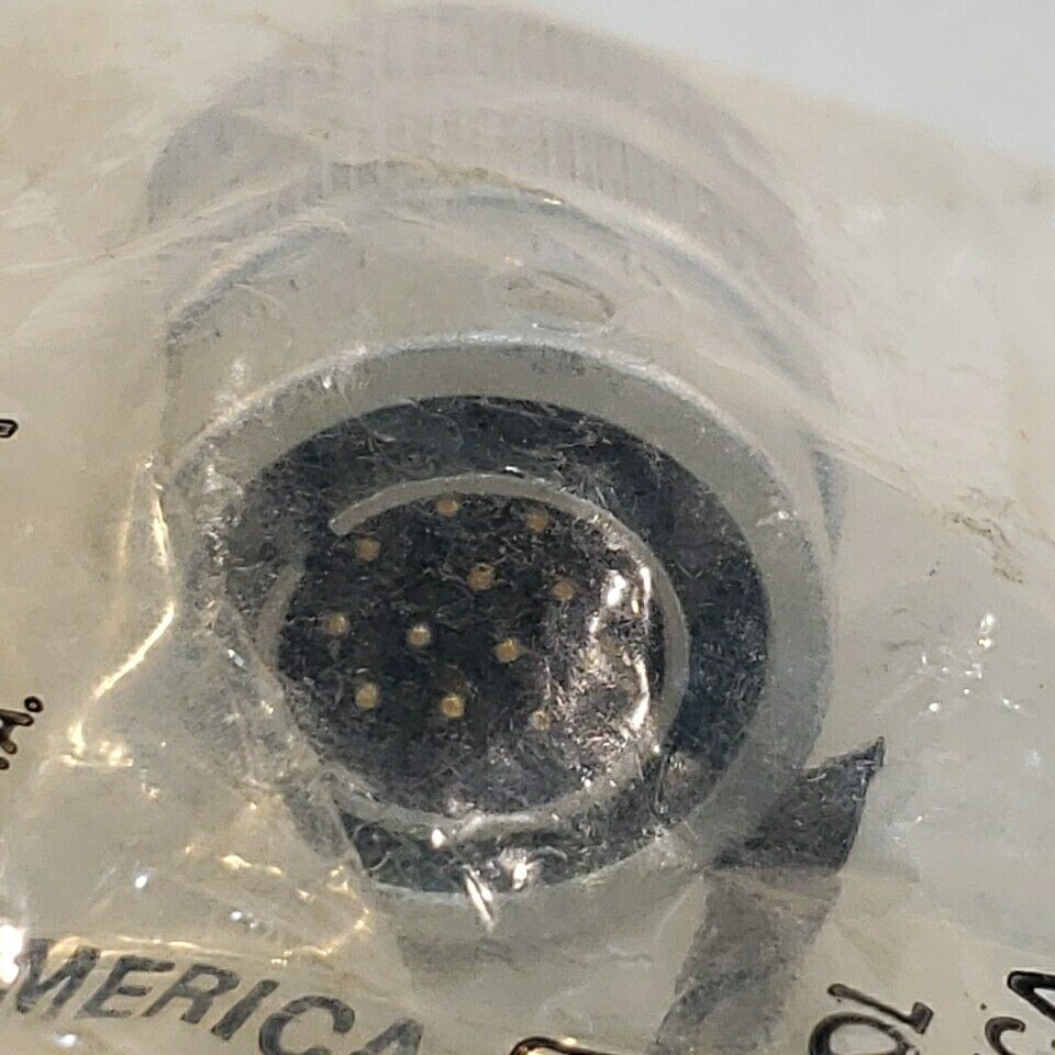 Amphenol Aerospace 67-06C14-12P Standard Circular Connector 12-Pin Mil Spec