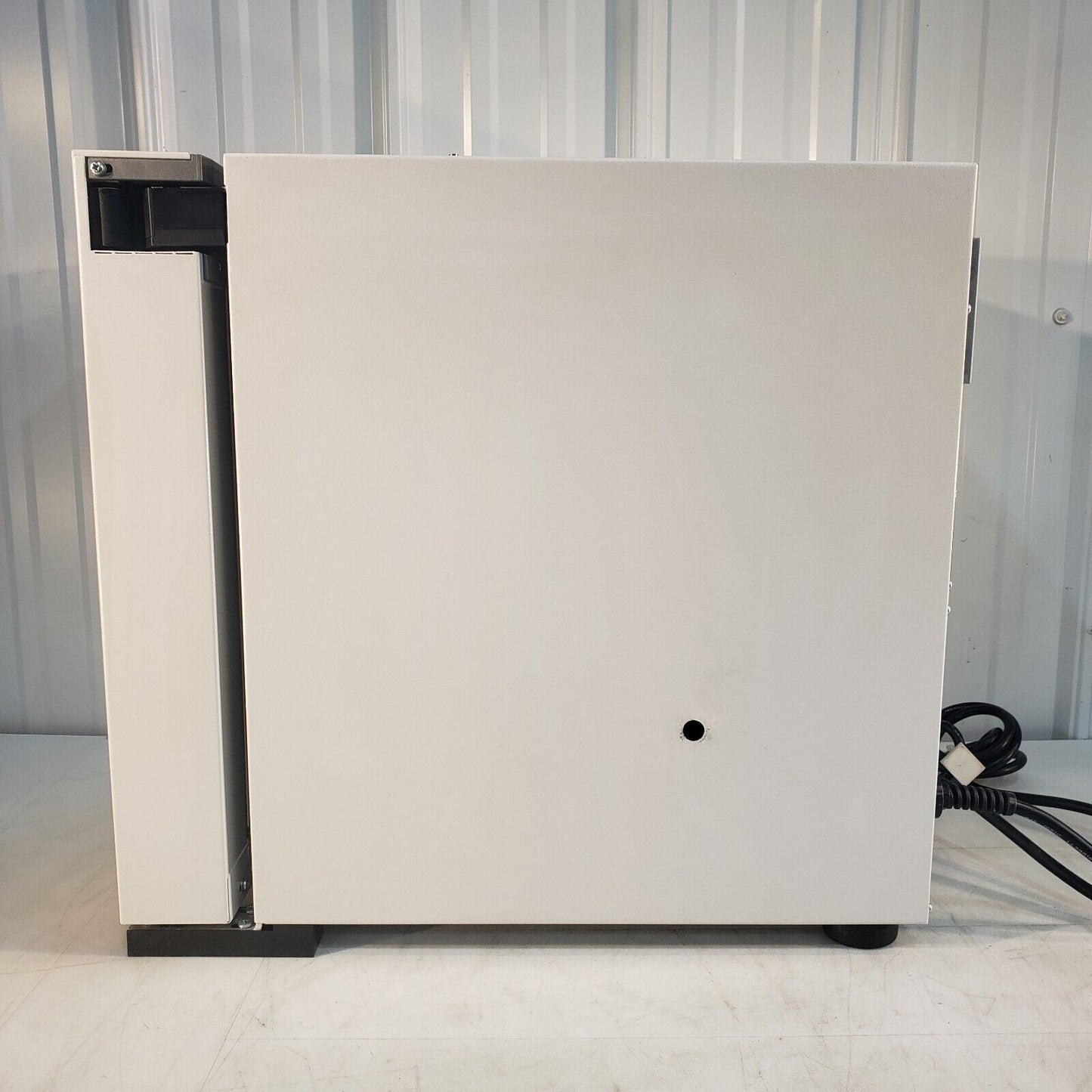 Binder 9010-0196 FD 23 Laboratory Oven - Tested Works, Heats Up To 290 deg C.