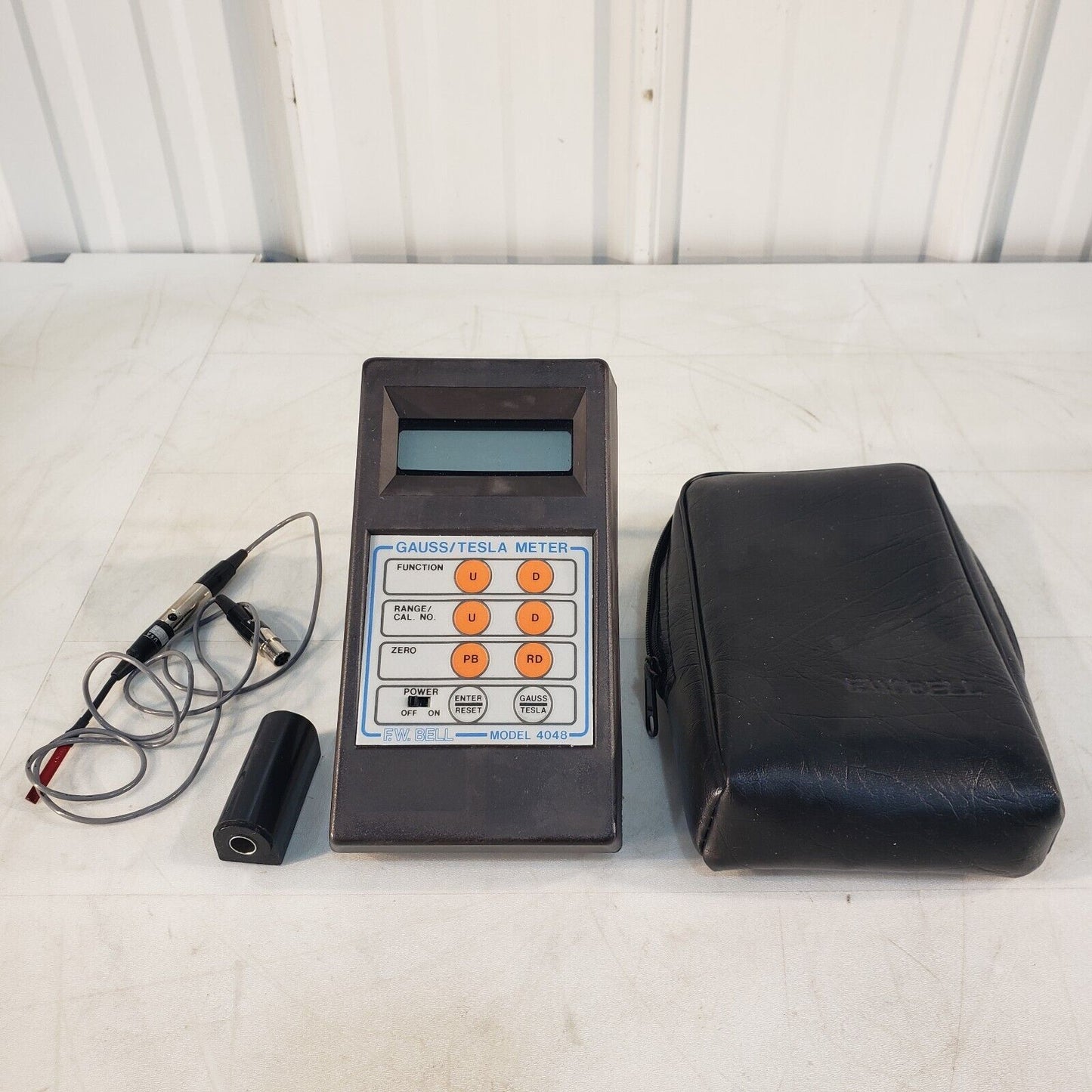 F.W. Bell 4048 Gauss/Tesla Meter w/ Probe