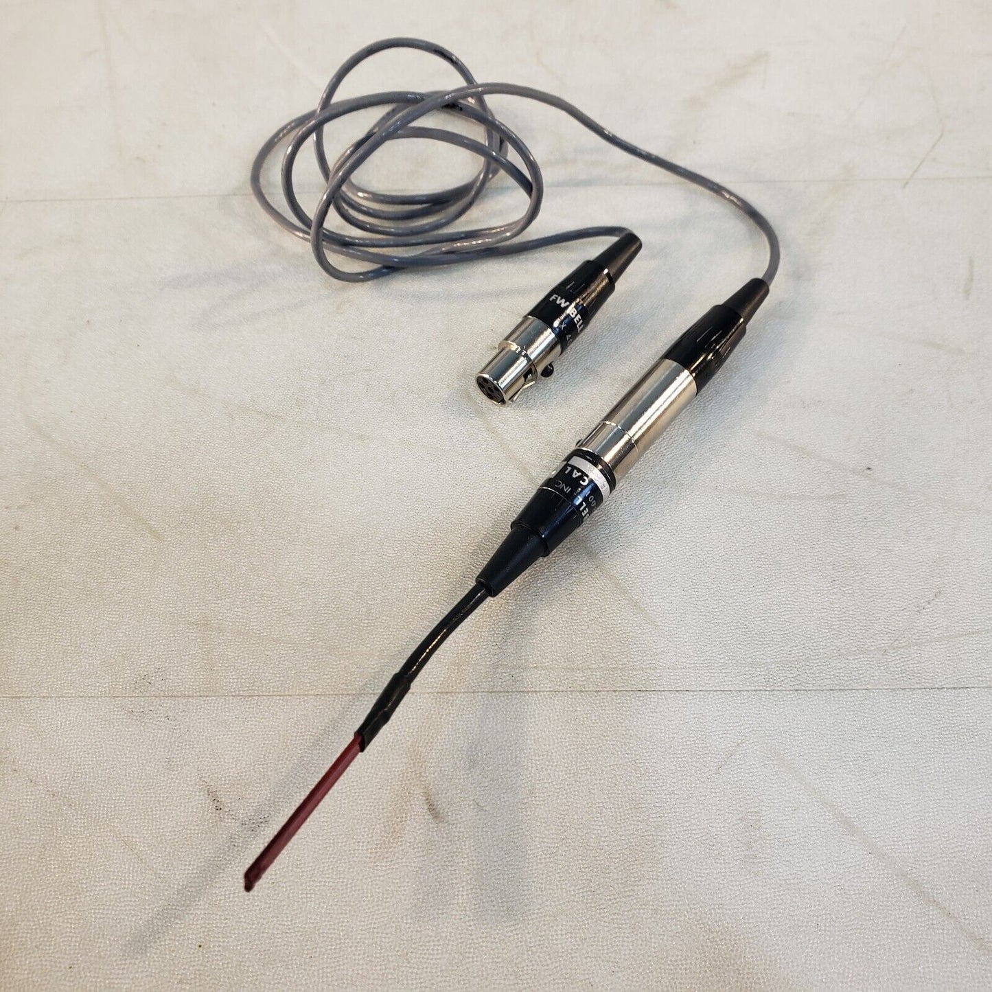 F.W. Bell 4048 Gauss/Tesla Meter w/ Probe